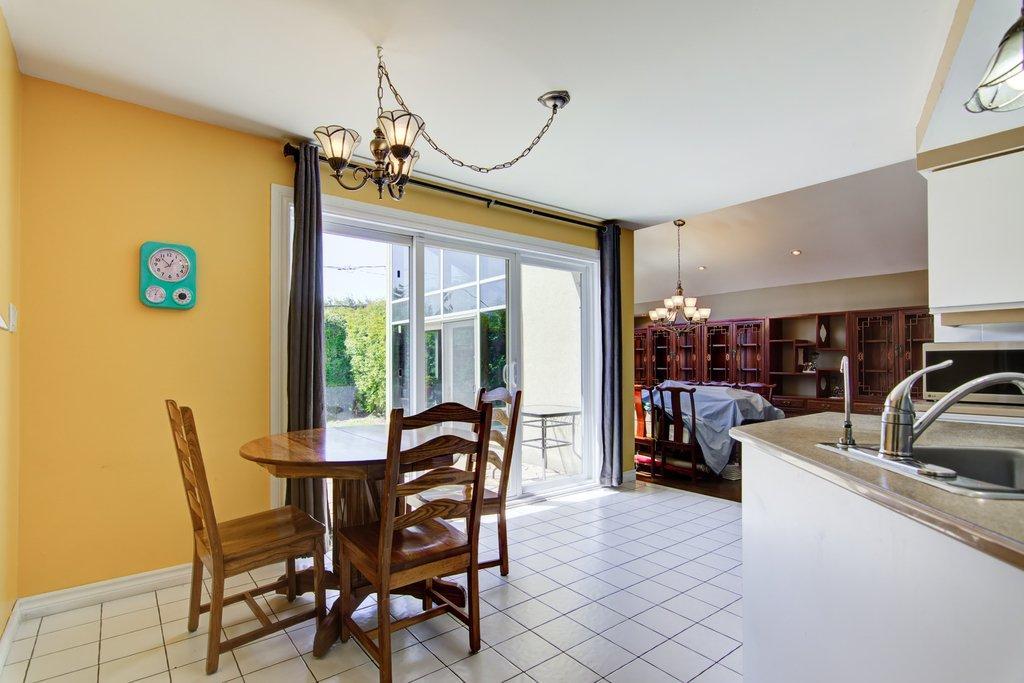 









328


Rue Marie-Curie

,
Sainte-Julie,




QC
J3E1A1

