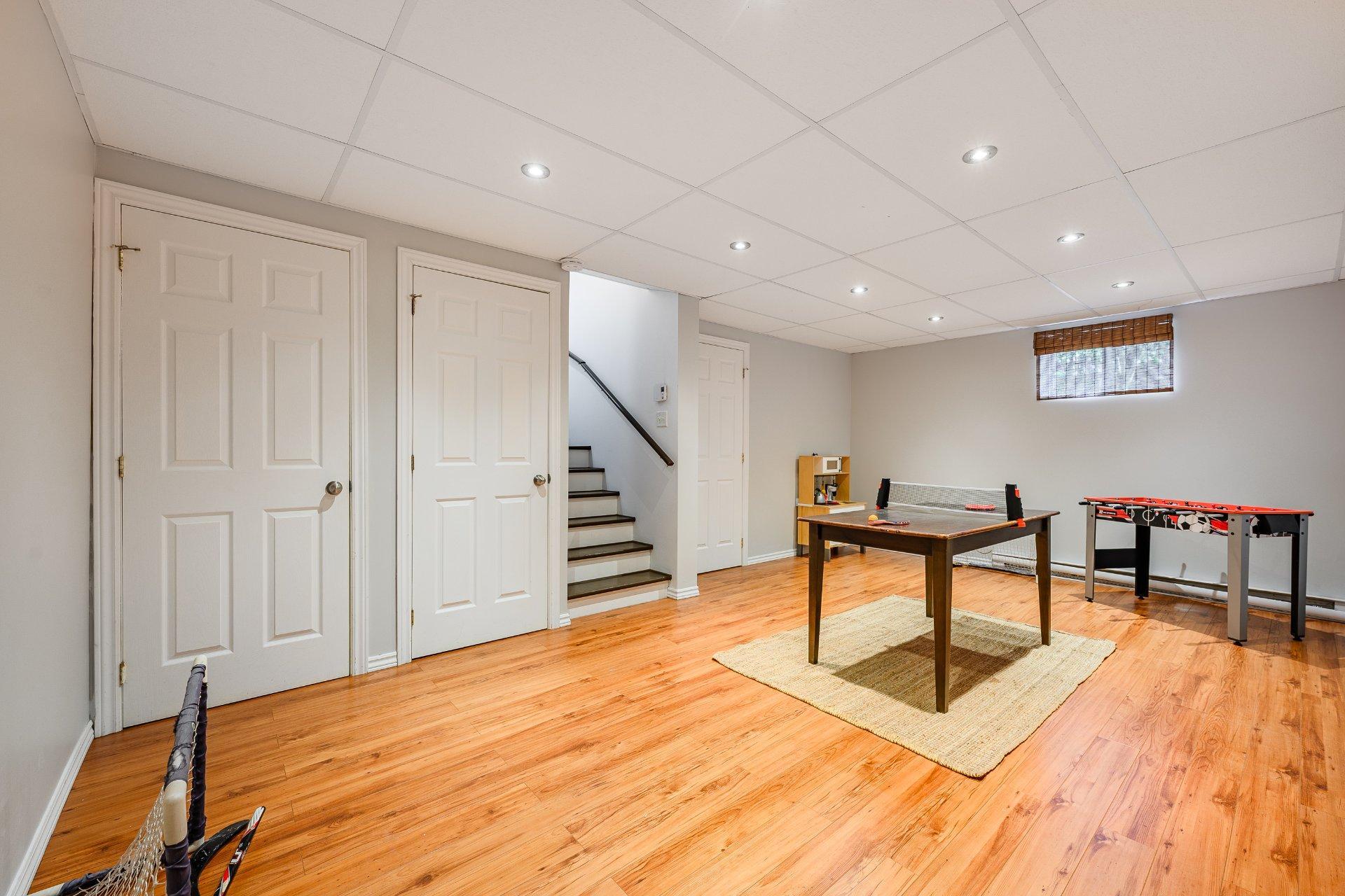 









1385


Boul. du Millénaire

,
Saint-Basile-le-Grand,




QC
J3N1X8

