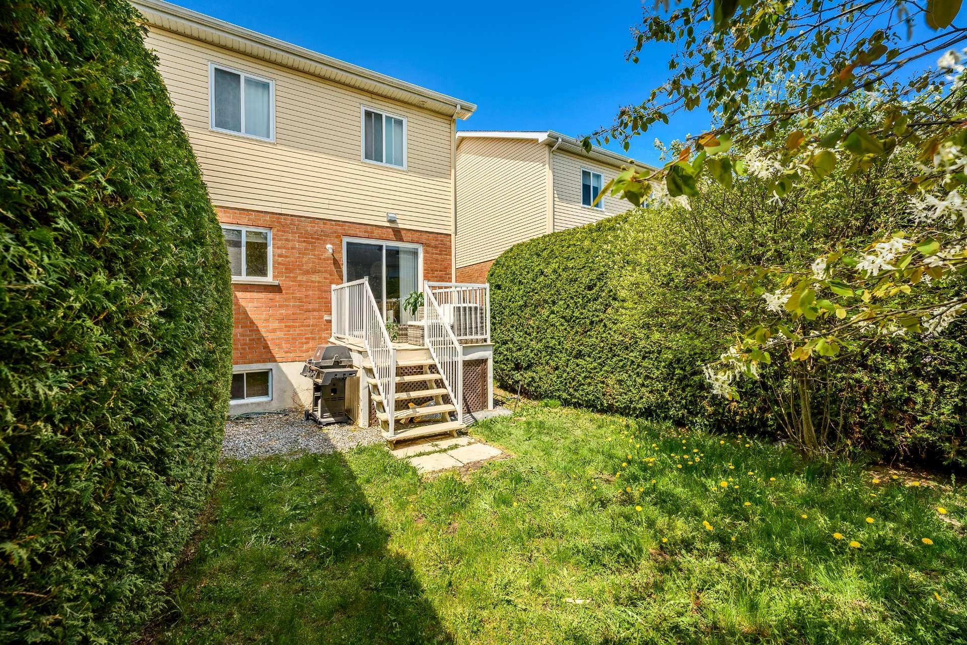 









1385


Boul. du Millénaire

,
Saint-Basile-le-Grand,




QC
J3N1X8

