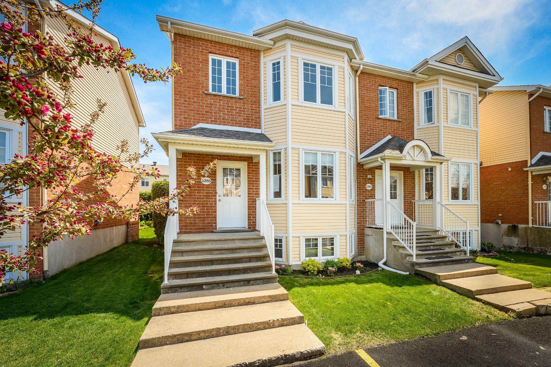 









1385


Boul. du Millénaire

,
Saint-Basile-le-Grand,




QC
J3N1X8

