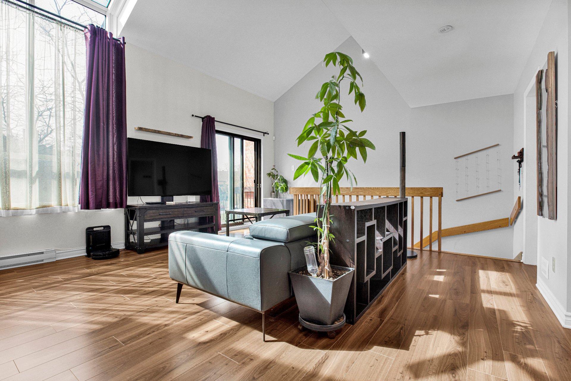 









626


Place Schumann

,
Brossard,




QC
J4X2N4

