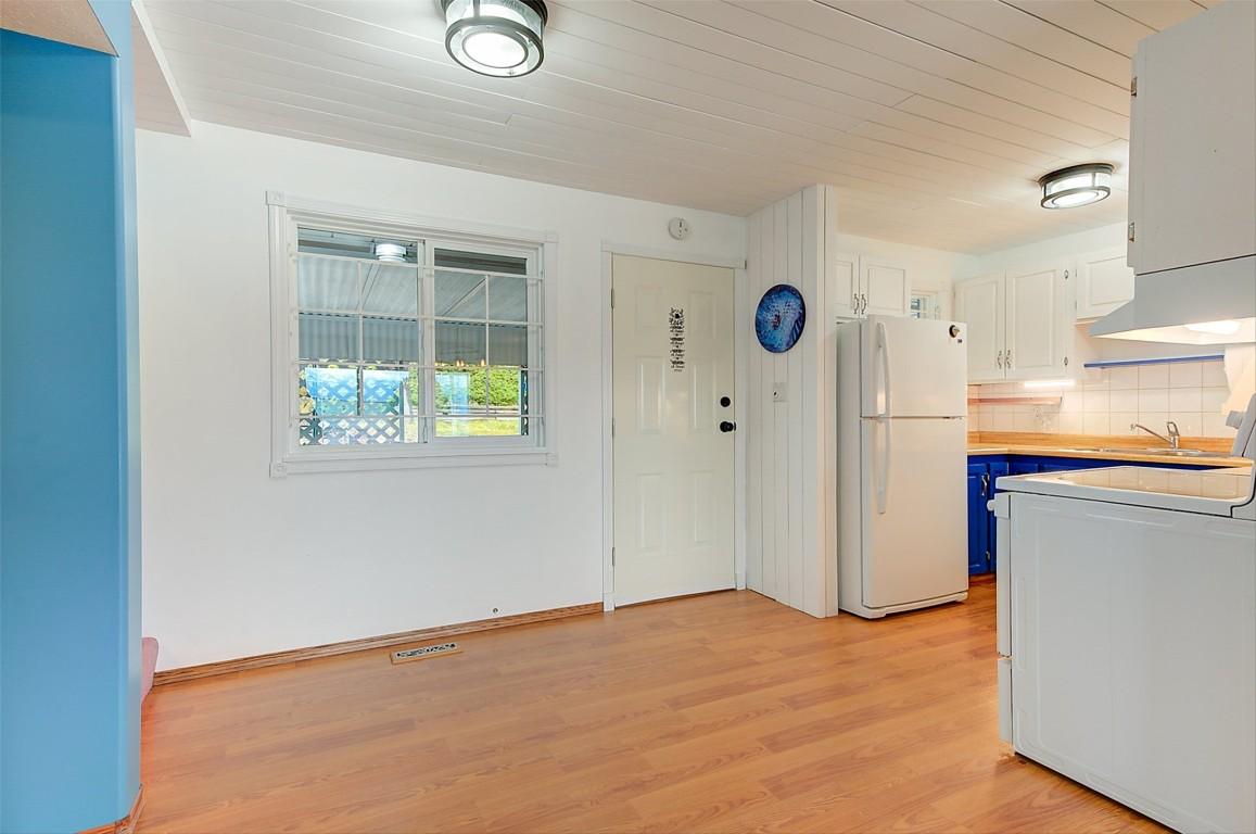 









6040


Ellison

Avenue,
Peachland,




BC
V0H 1X4

