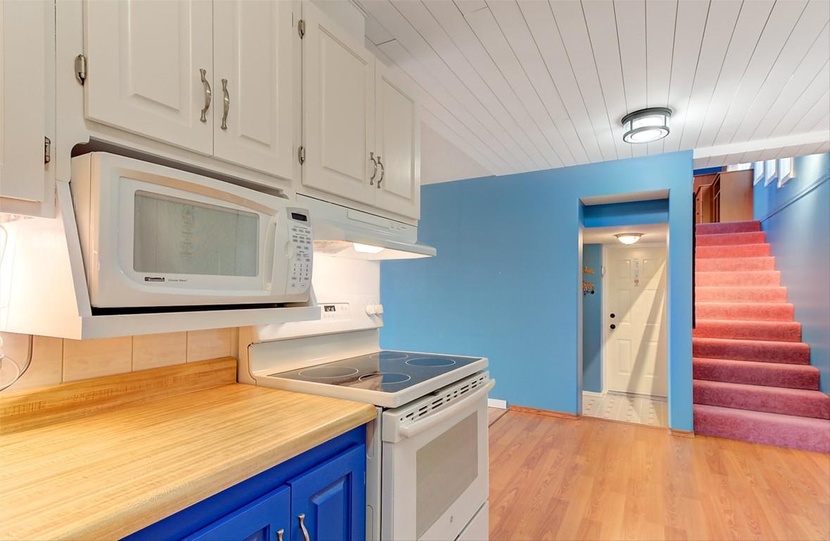 









6040


Ellison

Avenue,
Peachland,




BC
V0H 1X4

