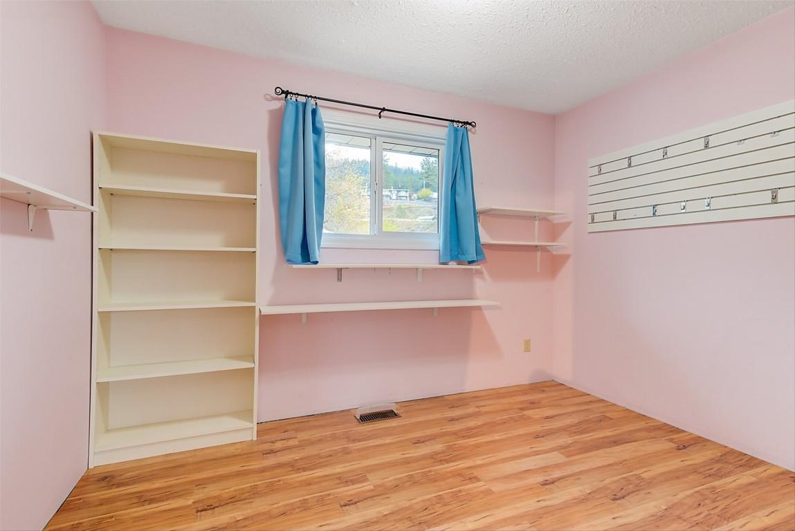 









6040


Ellison

Avenue,
Peachland,




BC
V0H 1X4

