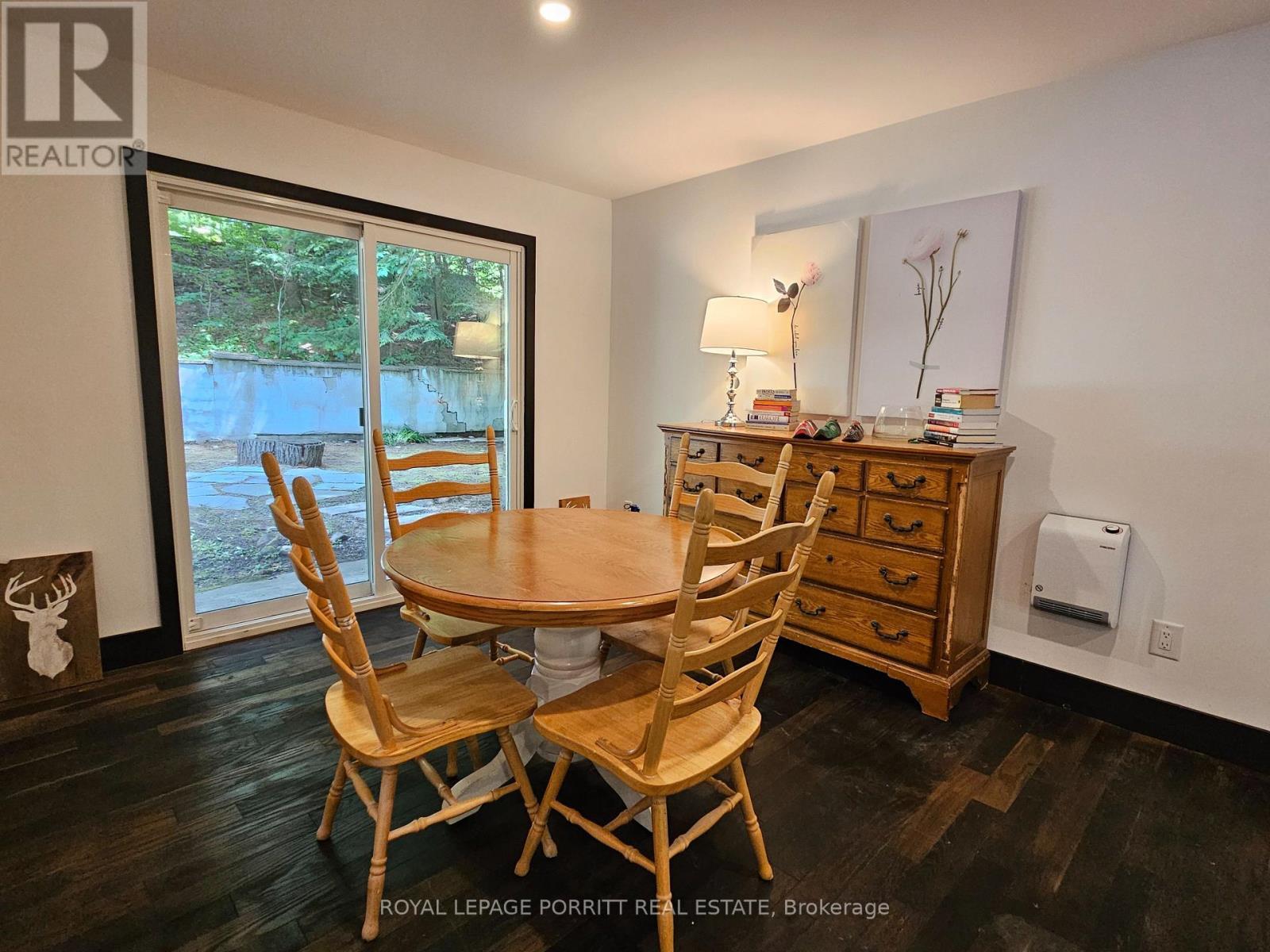 












1015 BAYVIEW POINT ROAD

,
Lake of Bays,




Ontario
P0A1H0

