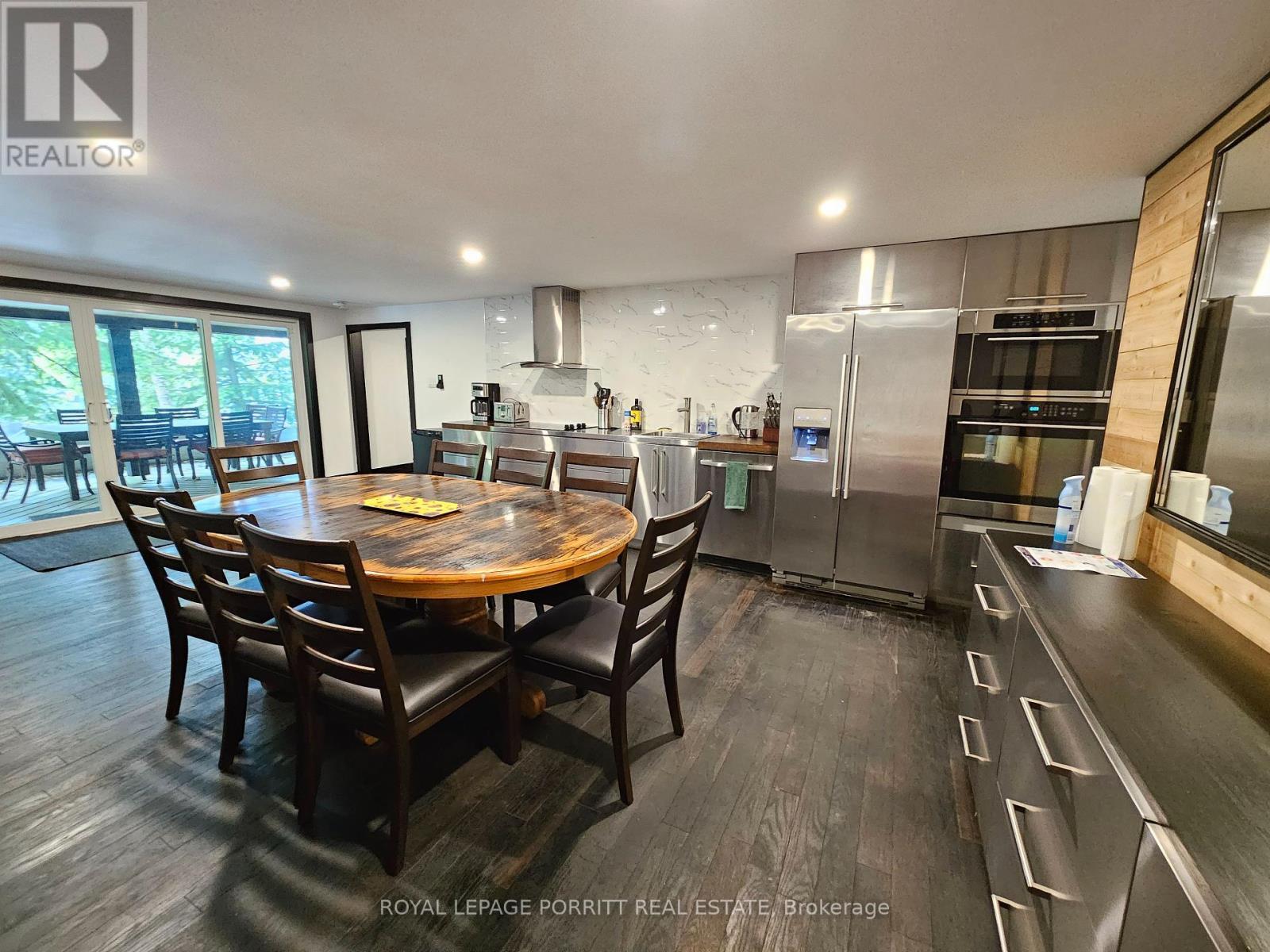 












1015 BAYVIEW POINT ROAD

,
Lake of Bays,




Ontario
P0A1H0

