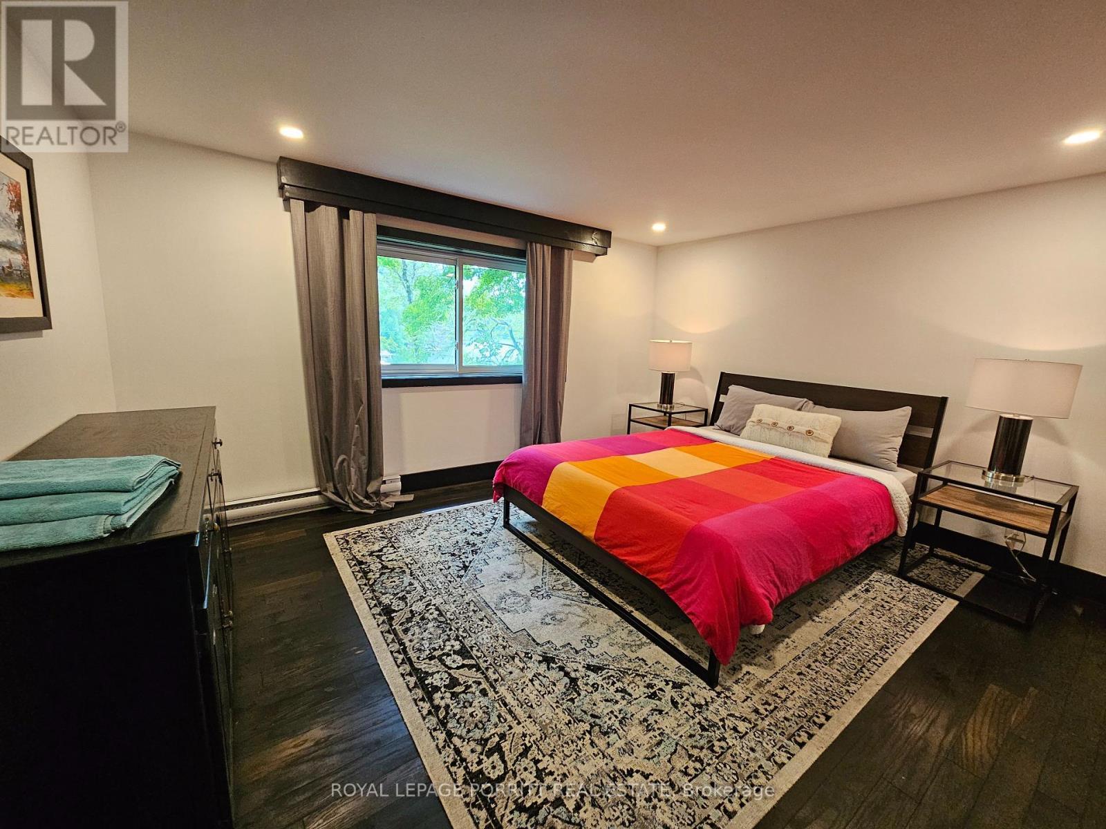 












1015 BAYVIEW POINT ROAD

,
Lake of Bays,




Ontario
P0A1H0

