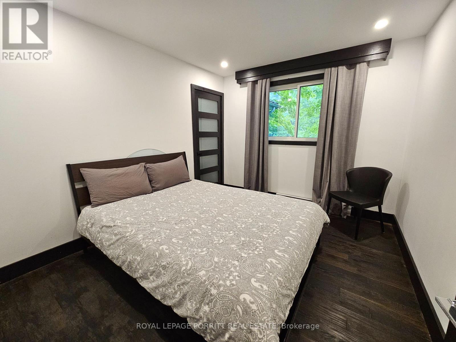 












1015 BAYVIEW POINT ROAD

,
Lake of Bays,




Ontario
P0A1H0

