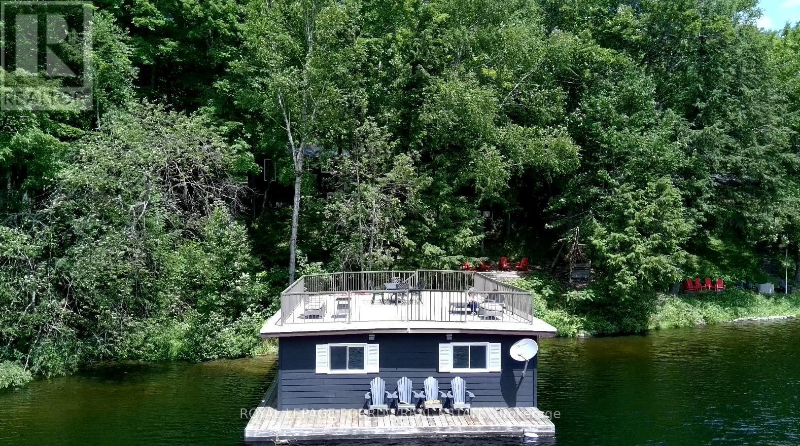












1015 BAYVIEW POINT ROAD

,
Lake of Bays,




Ontario
P0A1H0

