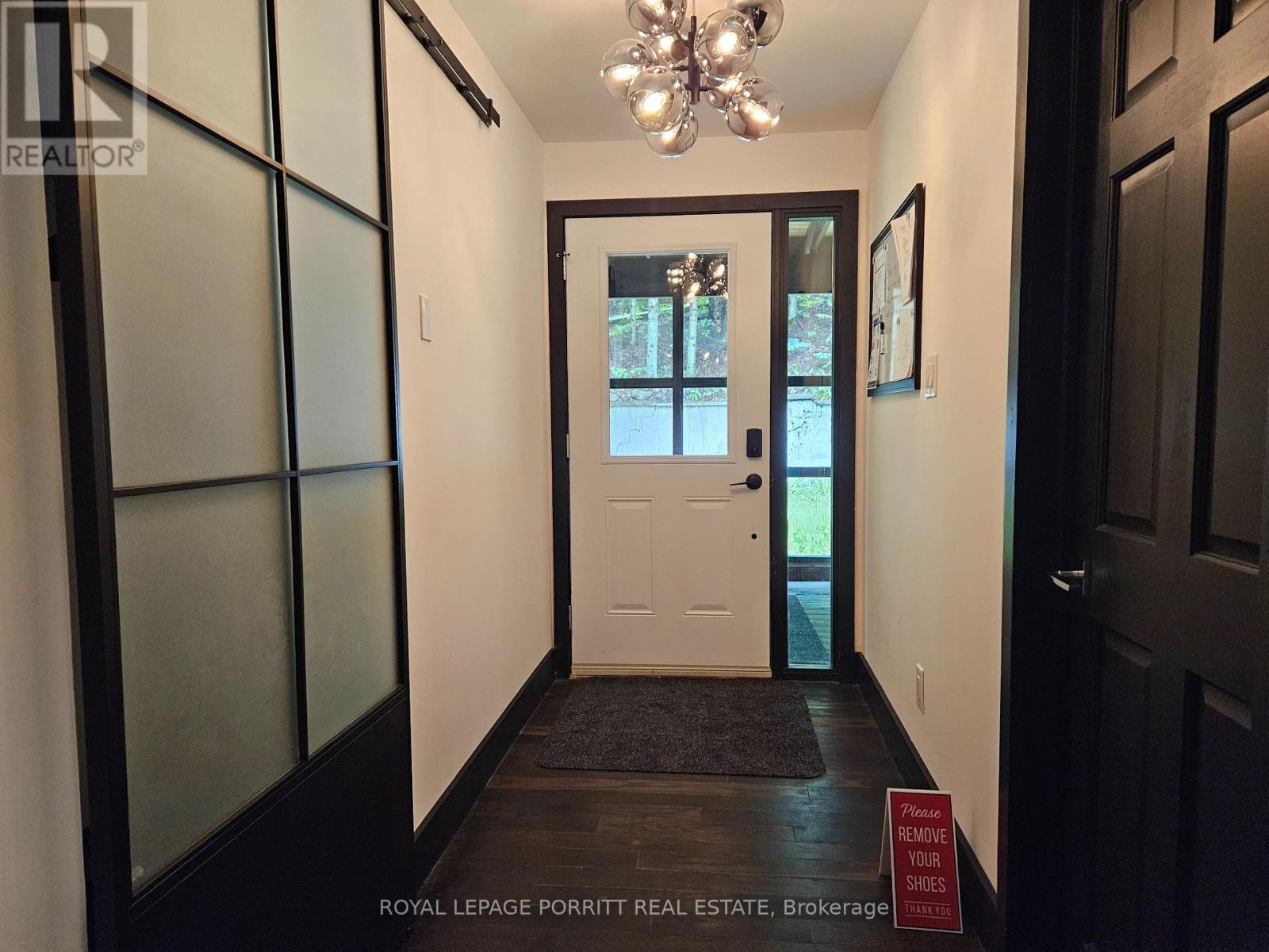 












1015 BAYVIEW POINT ROAD

,
Lake of Bays,




Ontario
P0A1H0

