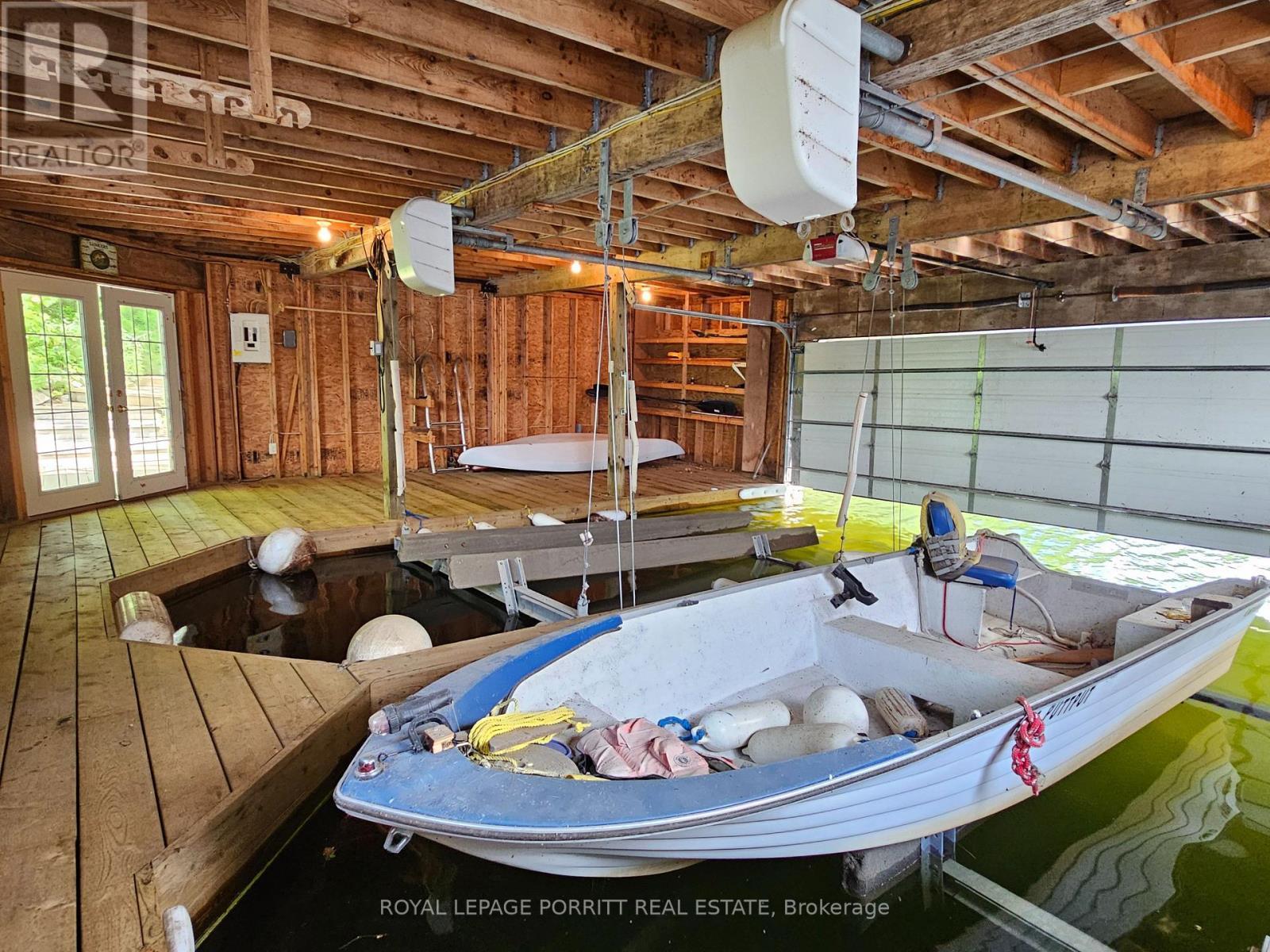 












1015 BAYVIEW POINT ROAD

,
Lake of Bays,




Ontario
P0A1H0

