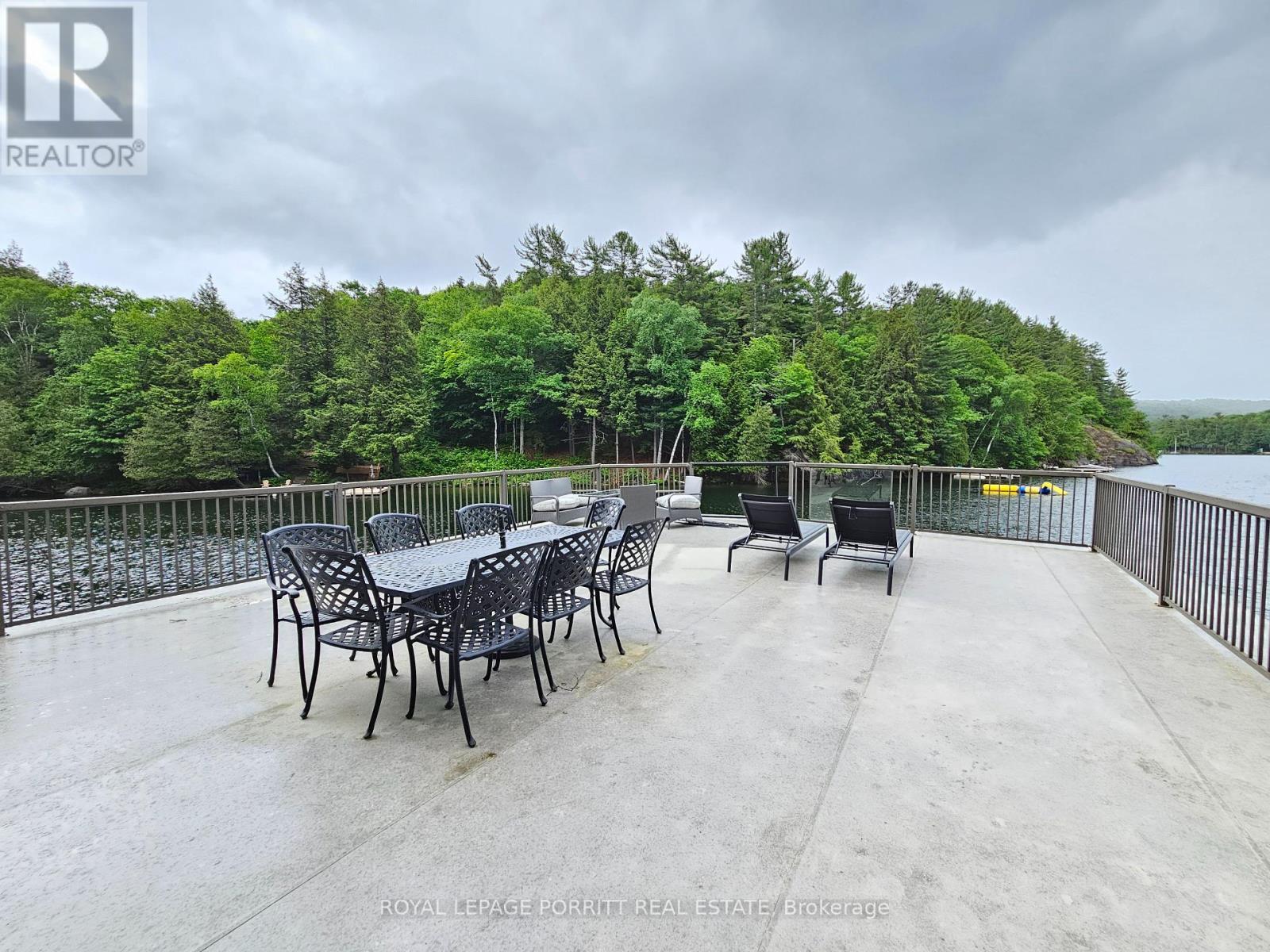 












1015 BAYVIEW POINT ROAD

,
Lake of Bays,




Ontario
P0A1H0

