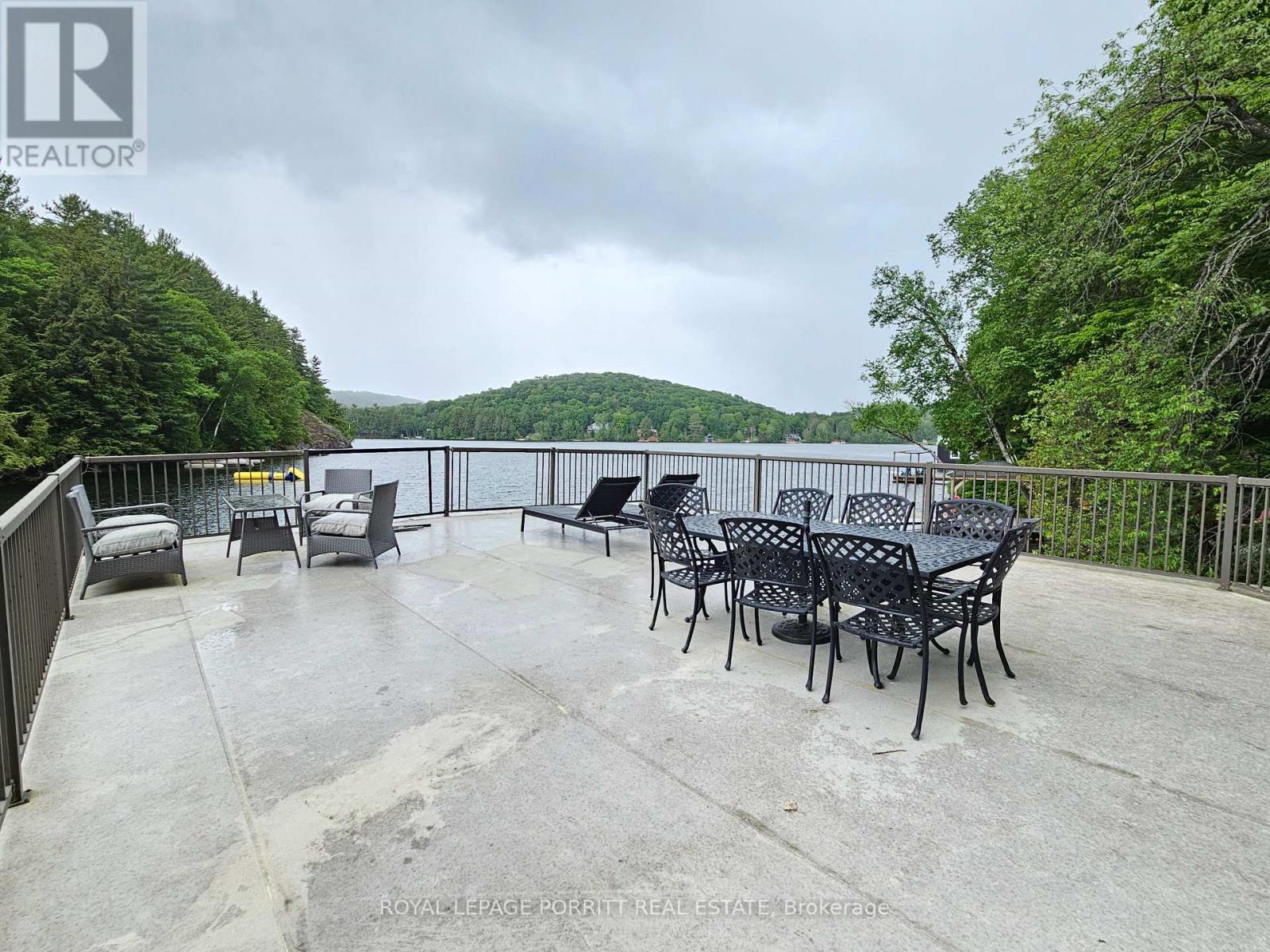 












1015 BAYVIEW POINT ROAD

,
Lake of Bays,




Ontario
P0A1H0

