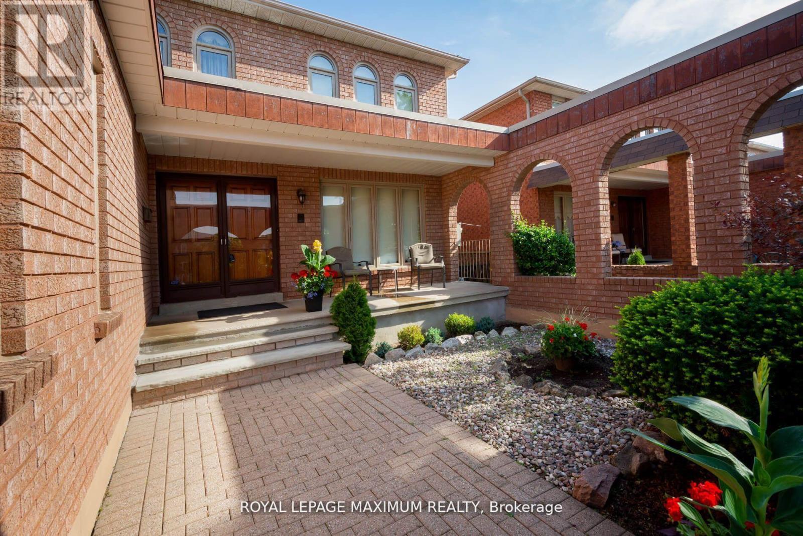 












54 CLAUDIA AVENUE

,
Vaughan,




Ontario
L4L6R7

