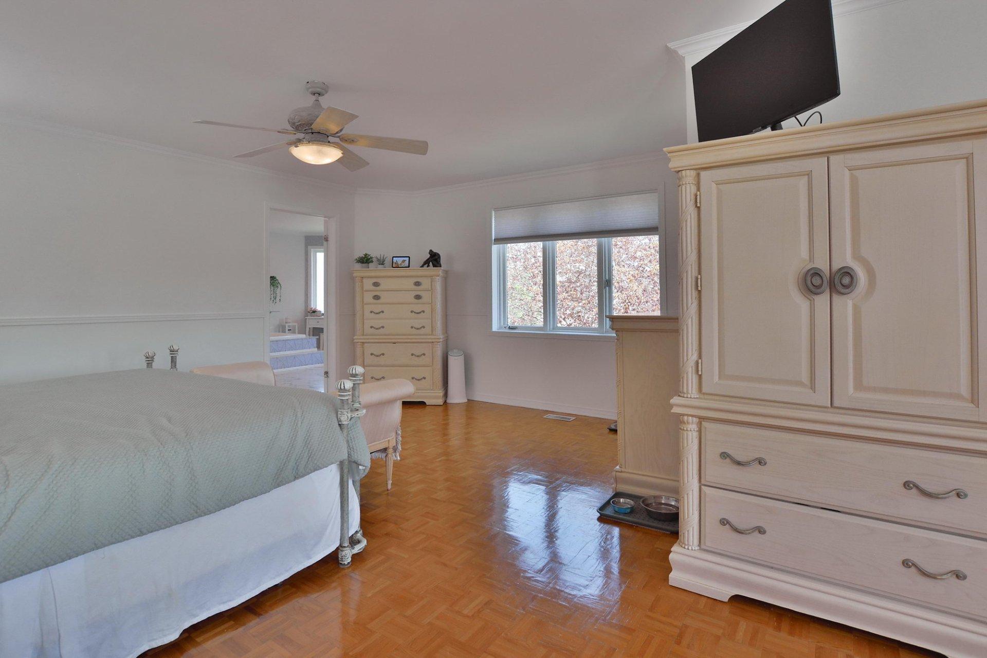 









298


Av. Louise-Lamy

,
Dorval,




QC
H9S4K3

