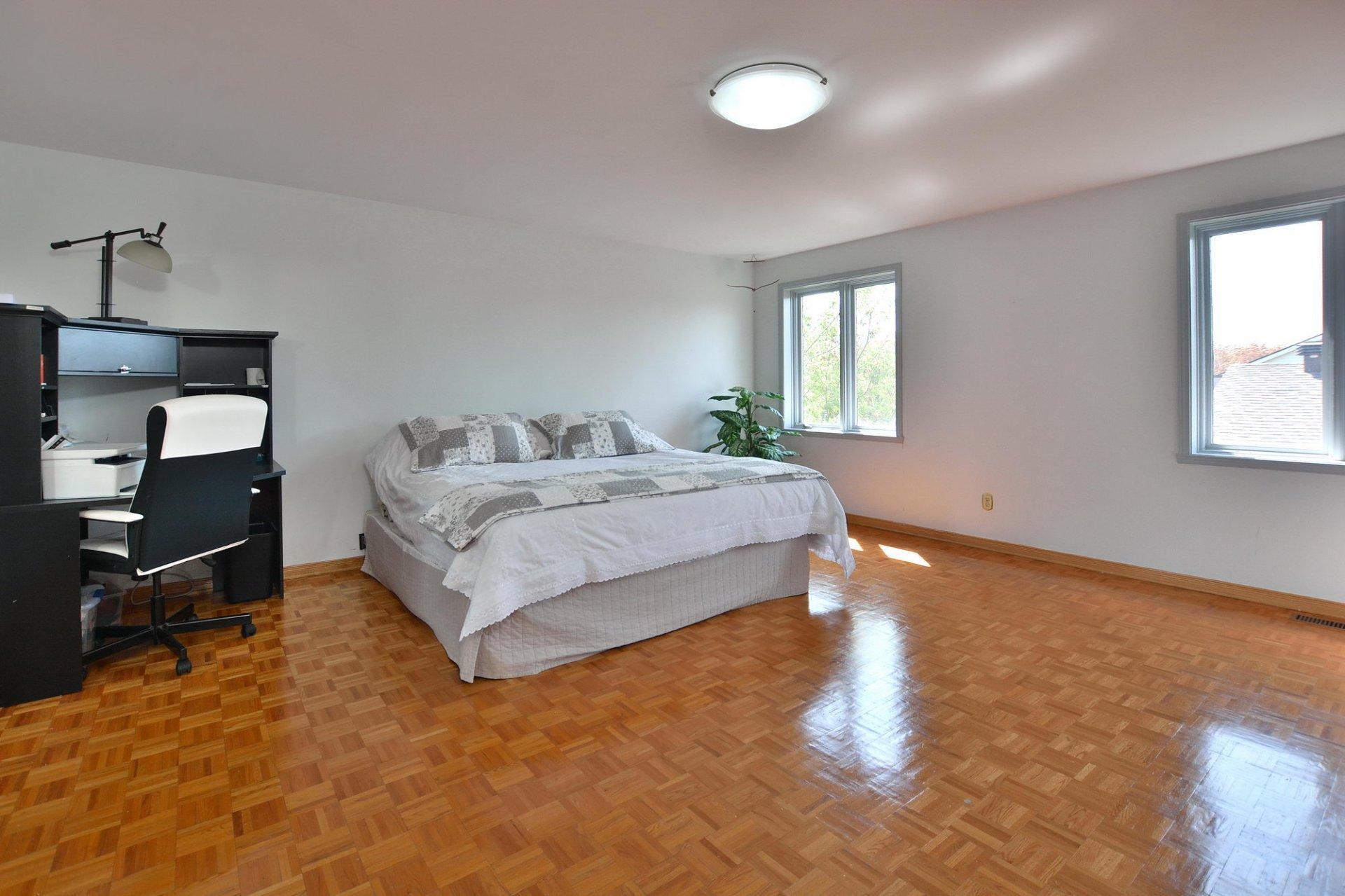 









298


Av. Louise-Lamy

,
Dorval,




QC
H9S4K3

