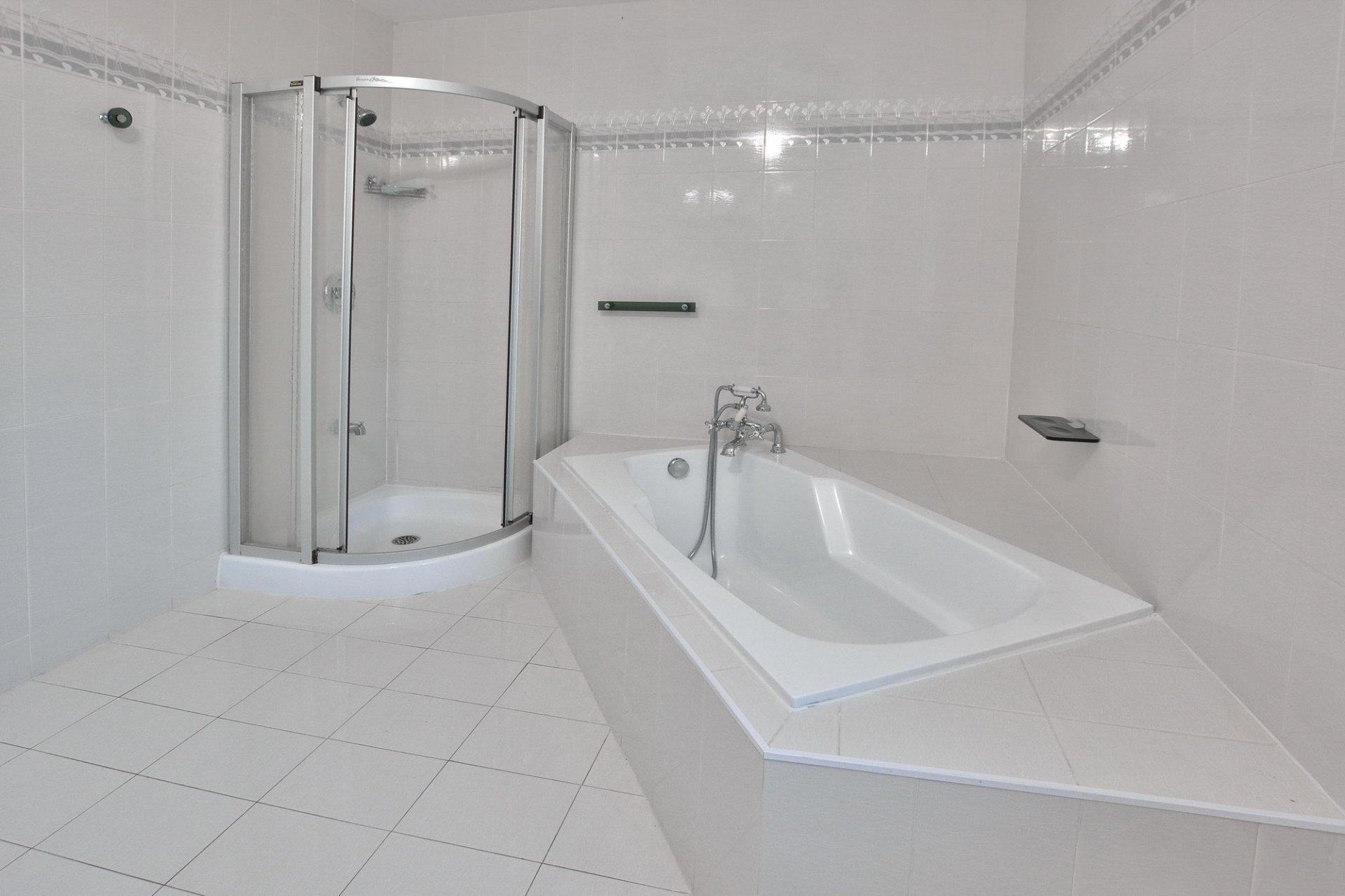 









298


Av. Louise-Lamy

,
Dorval,




QC
H9S4K3

