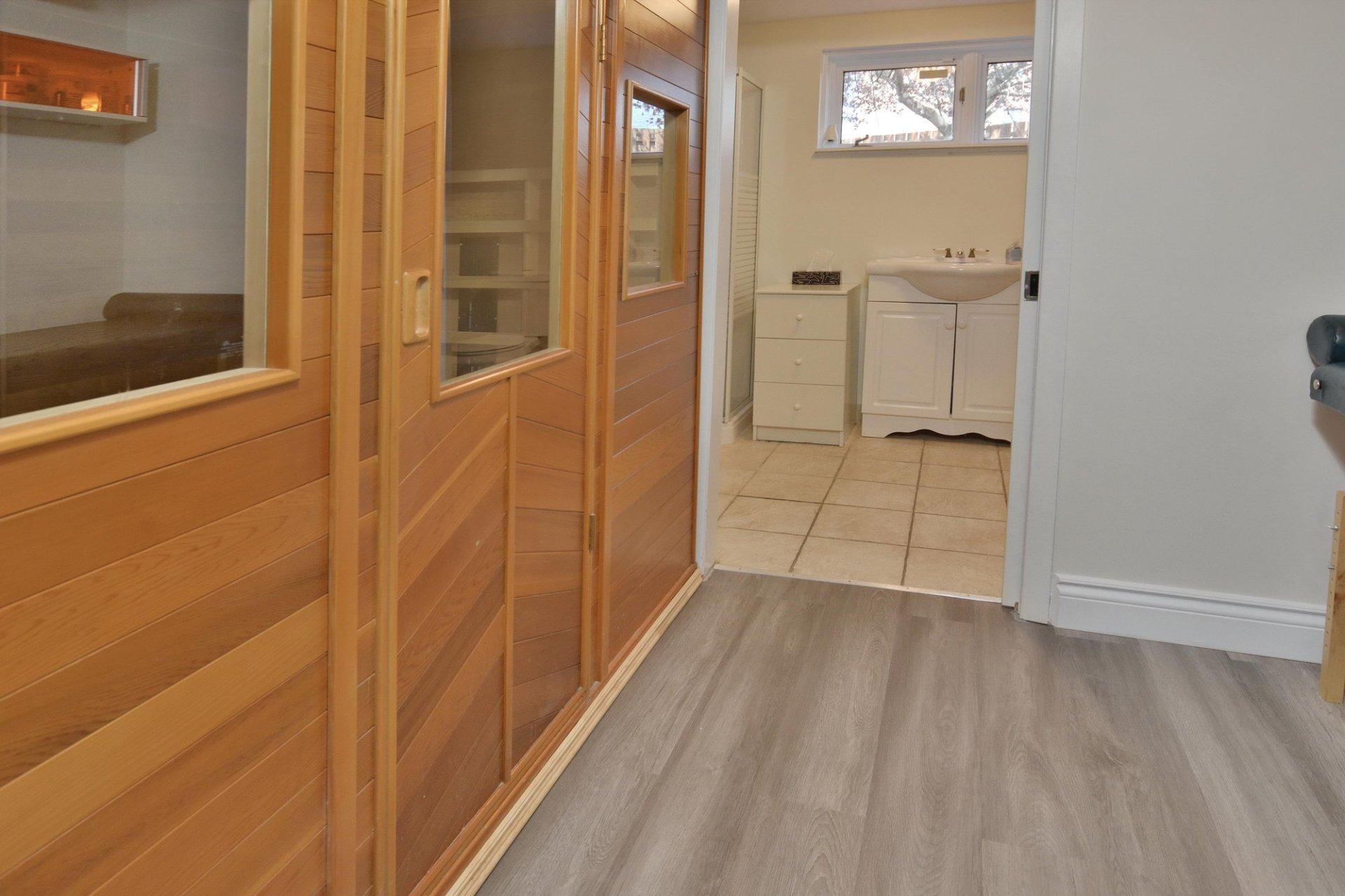 









298


Av. Louise-Lamy

,
Dorval,




QC
H9S4K3

