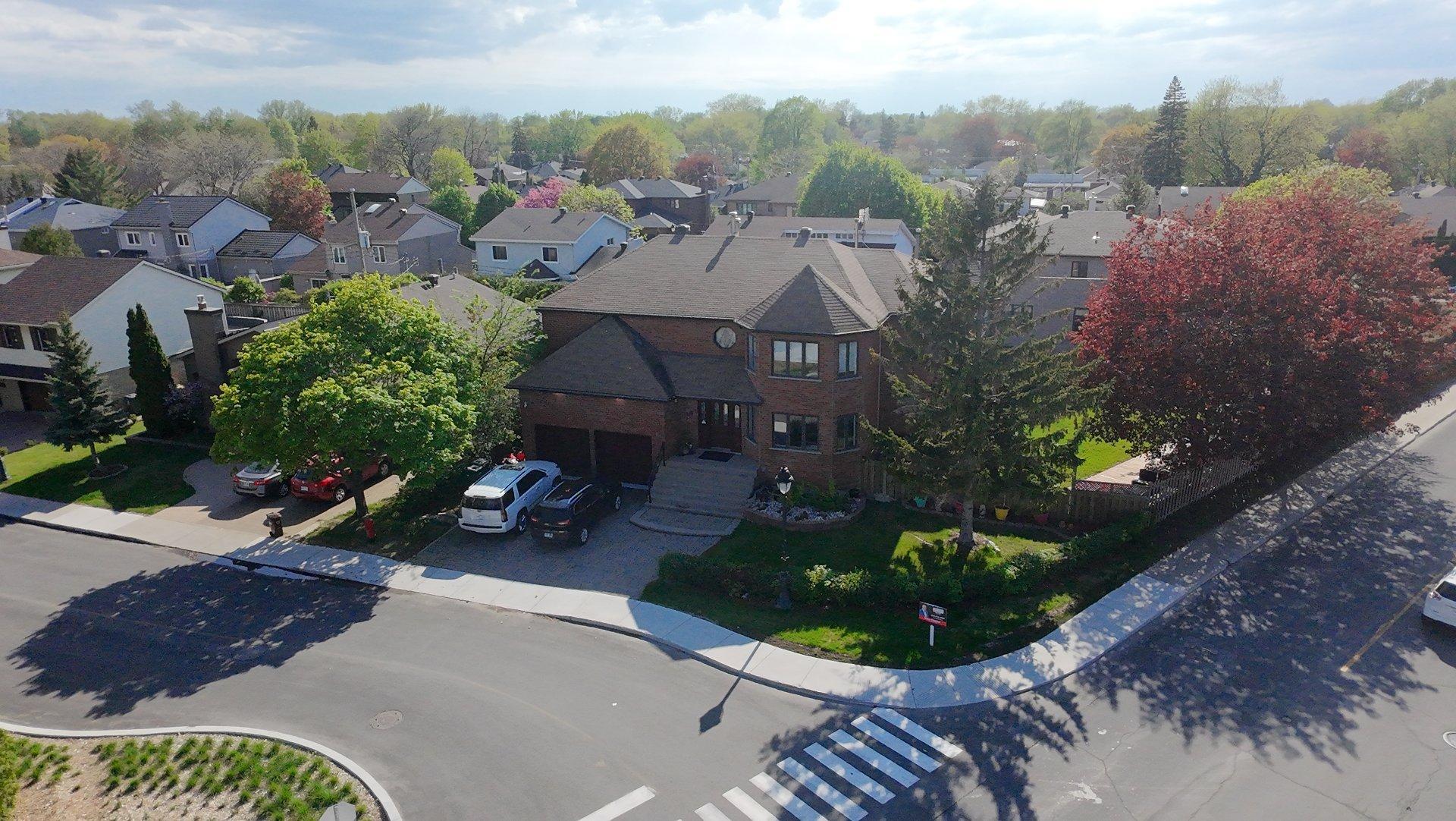 









298


Av. Louise-Lamy

,
Dorval,




QC
H9S4K3

