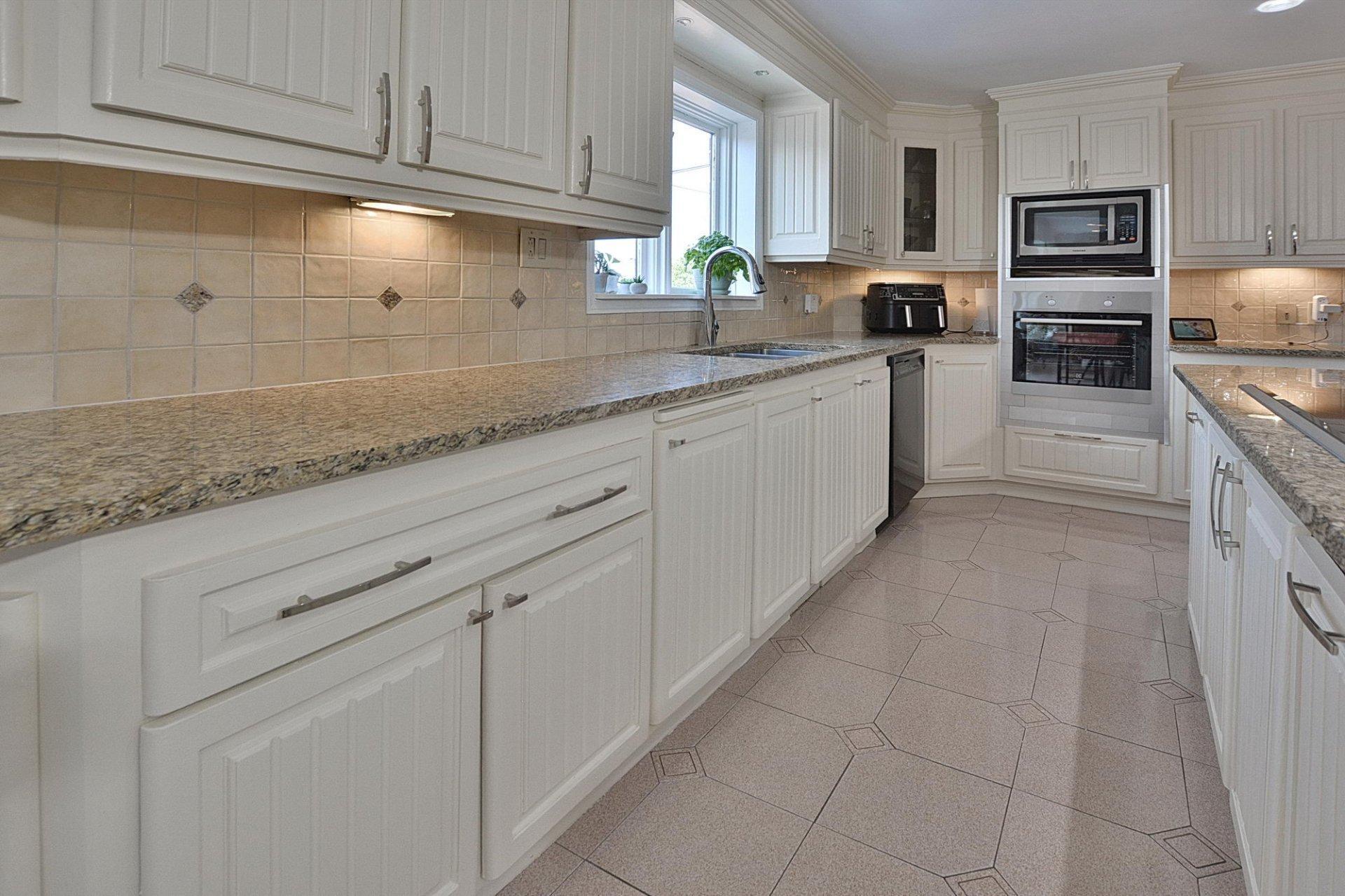 









298


Av. Louise-Lamy

,
Dorval,




QC
H9S4K3

