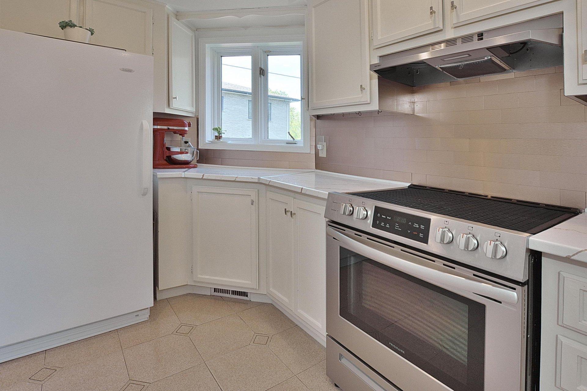 









298


Av. Louise-Lamy

,
Dorval,




QC
H9S4K3

