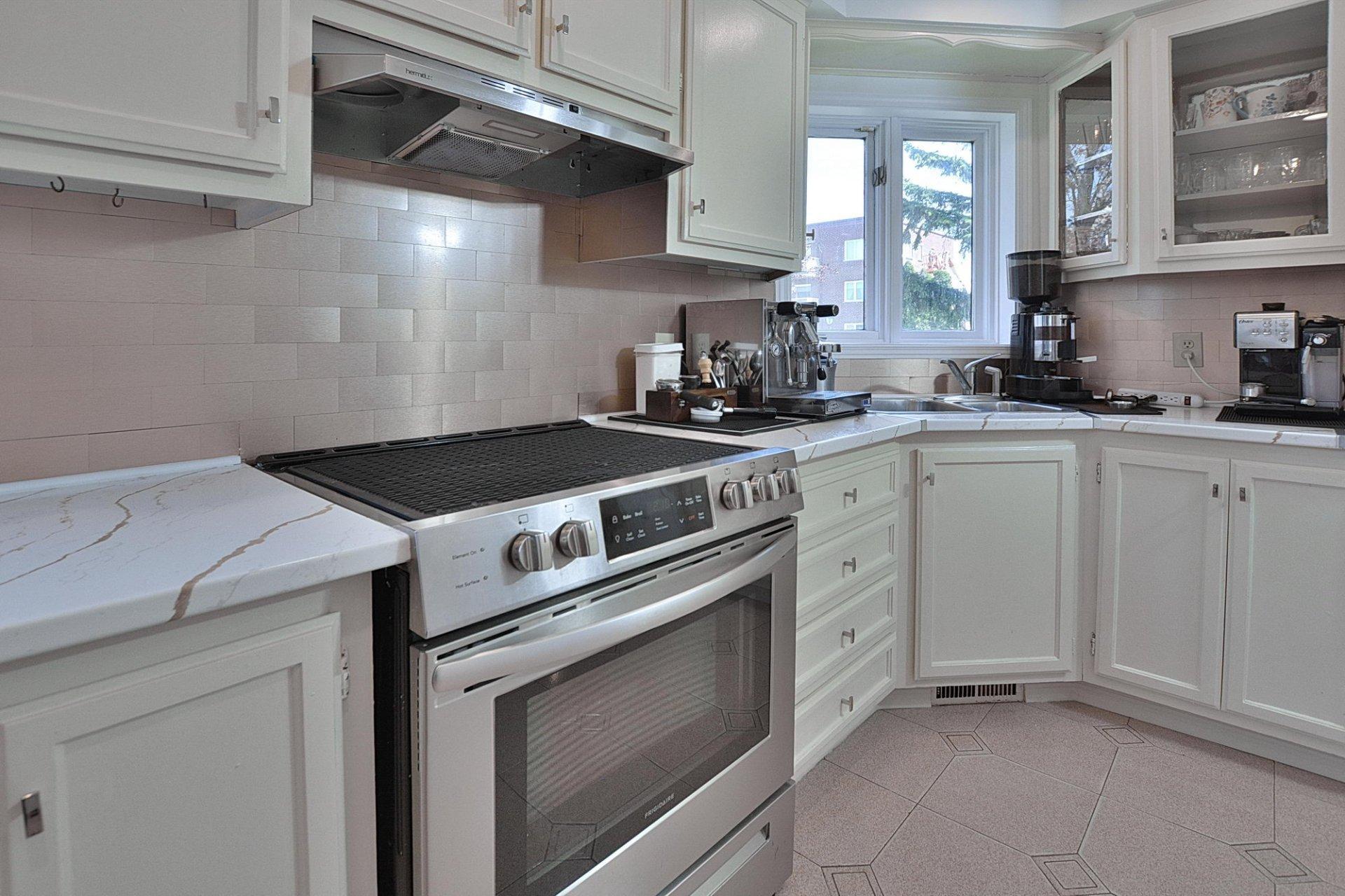 









298


Av. Louise-Lamy

,
Dorval,




QC
H9S4K3

