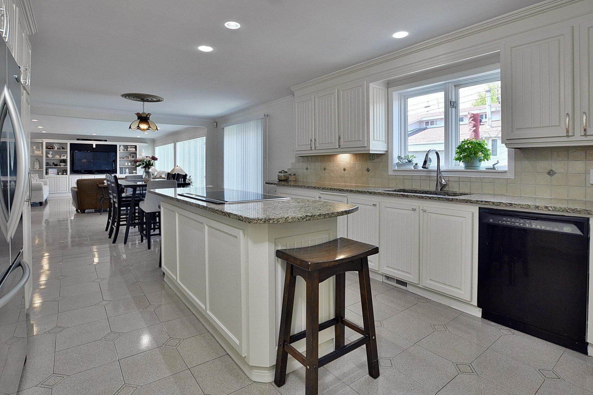 









298


Av. Louise-Lamy

,
Dorval,




QC
H9S4K3

