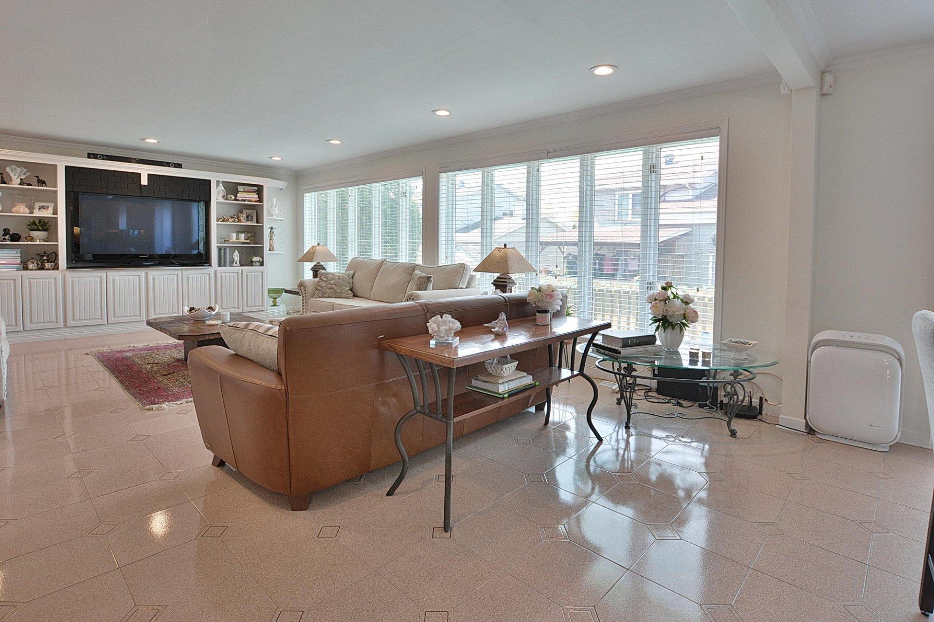 









298


Av. Louise-Lamy

,
Dorval,




QC
H9S4K3

