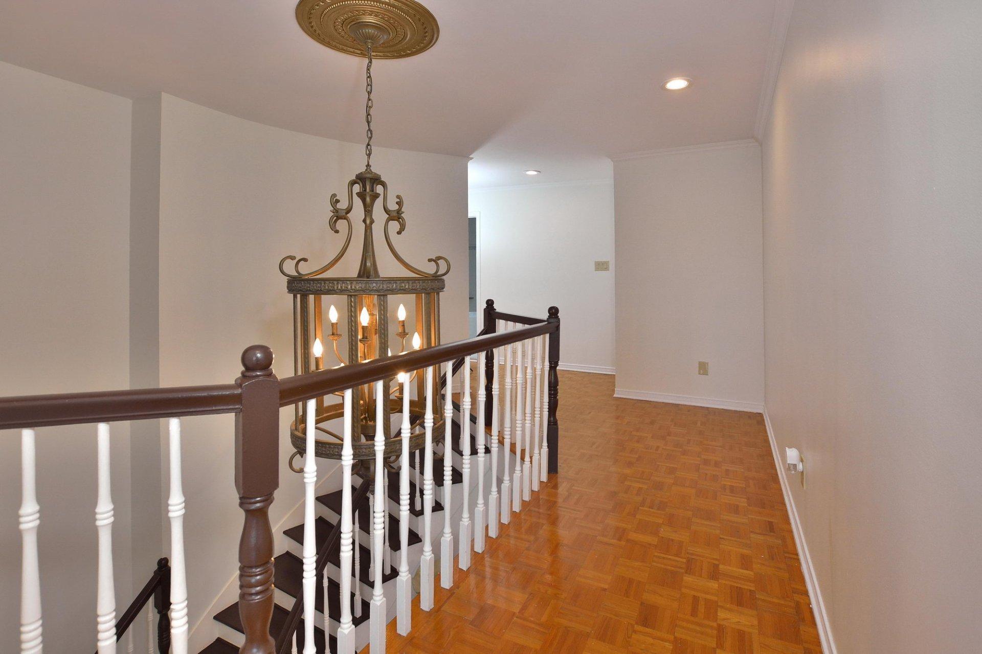 









298


Av. Louise-Lamy

,
Dorval,




QC
H9S4K3

