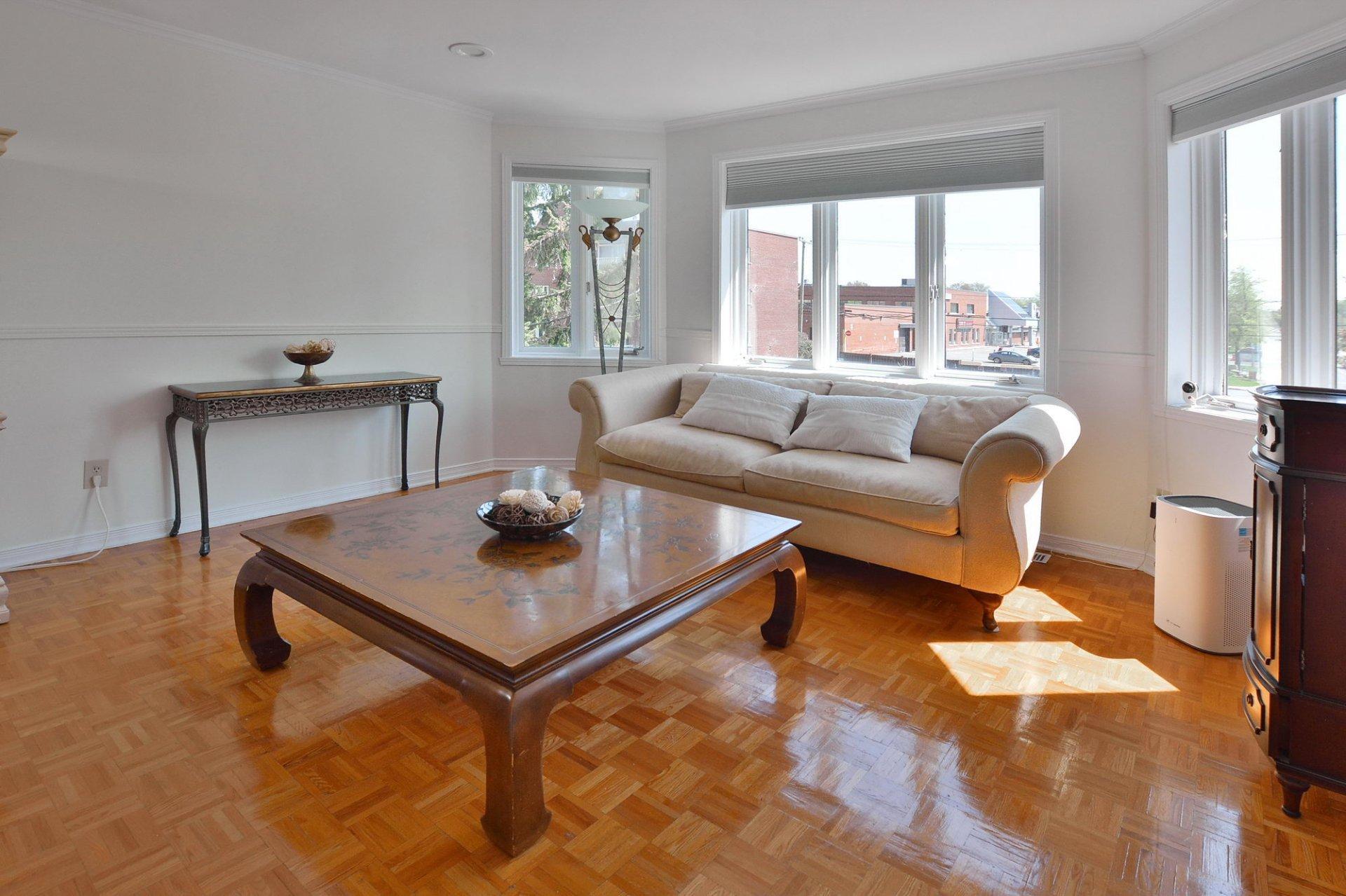 









298


Av. Louise-Lamy

,
Dorval,




QC
H9S4K3

