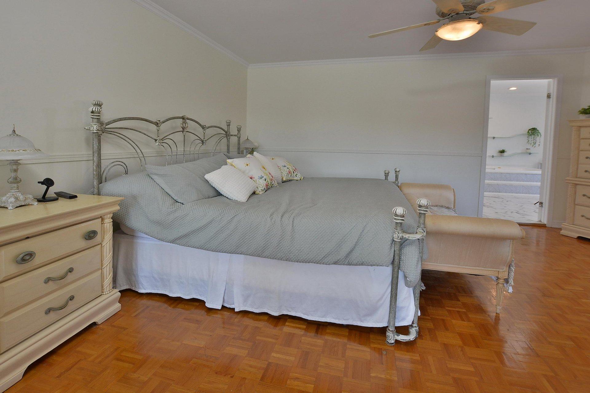 









298


Av. Louise-Lamy

,
Dorval,




QC
H9S4K3

