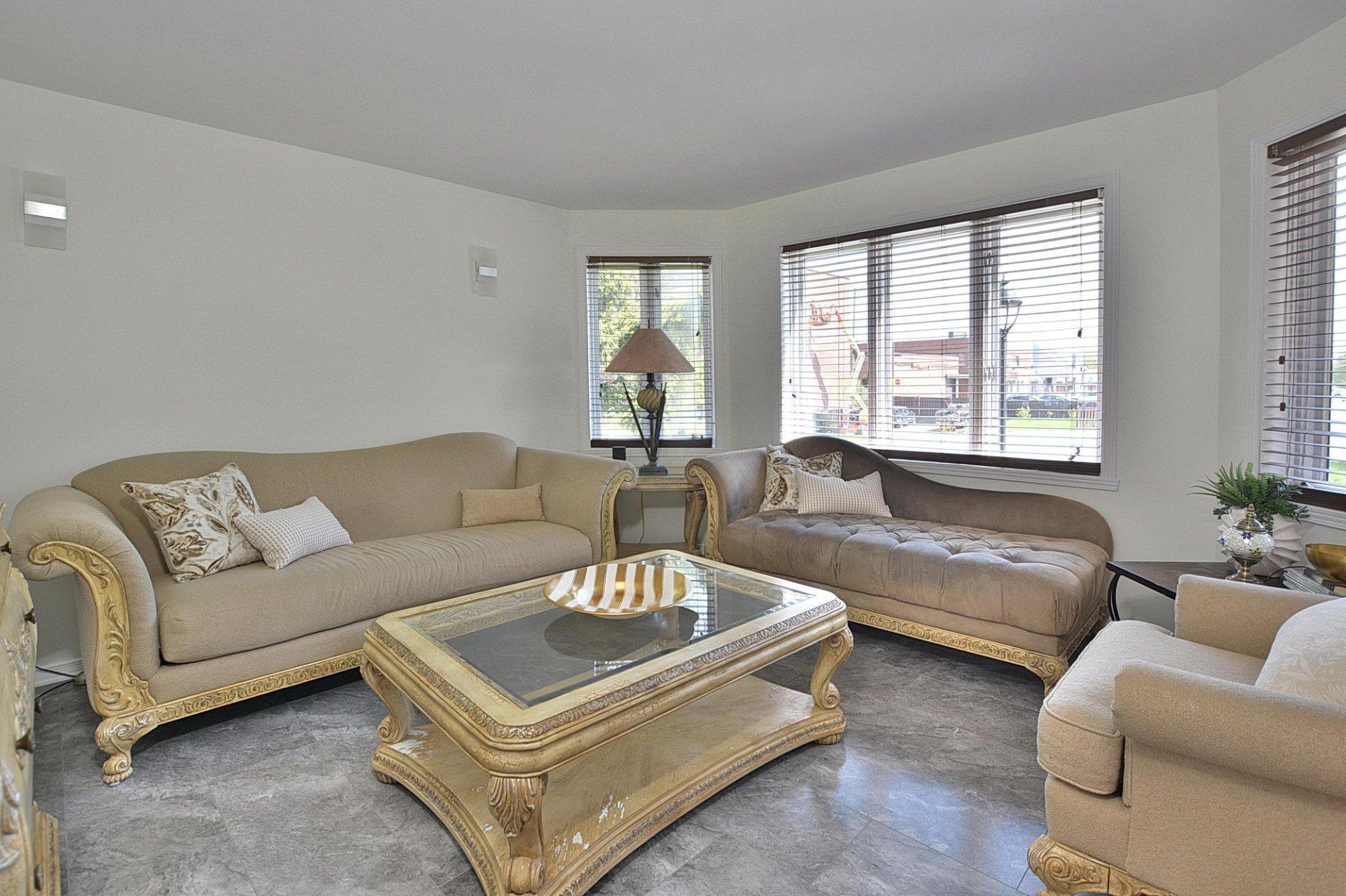 









298


Av. Louise-Lamy

,
Dorval,




QC
H9S4K3

