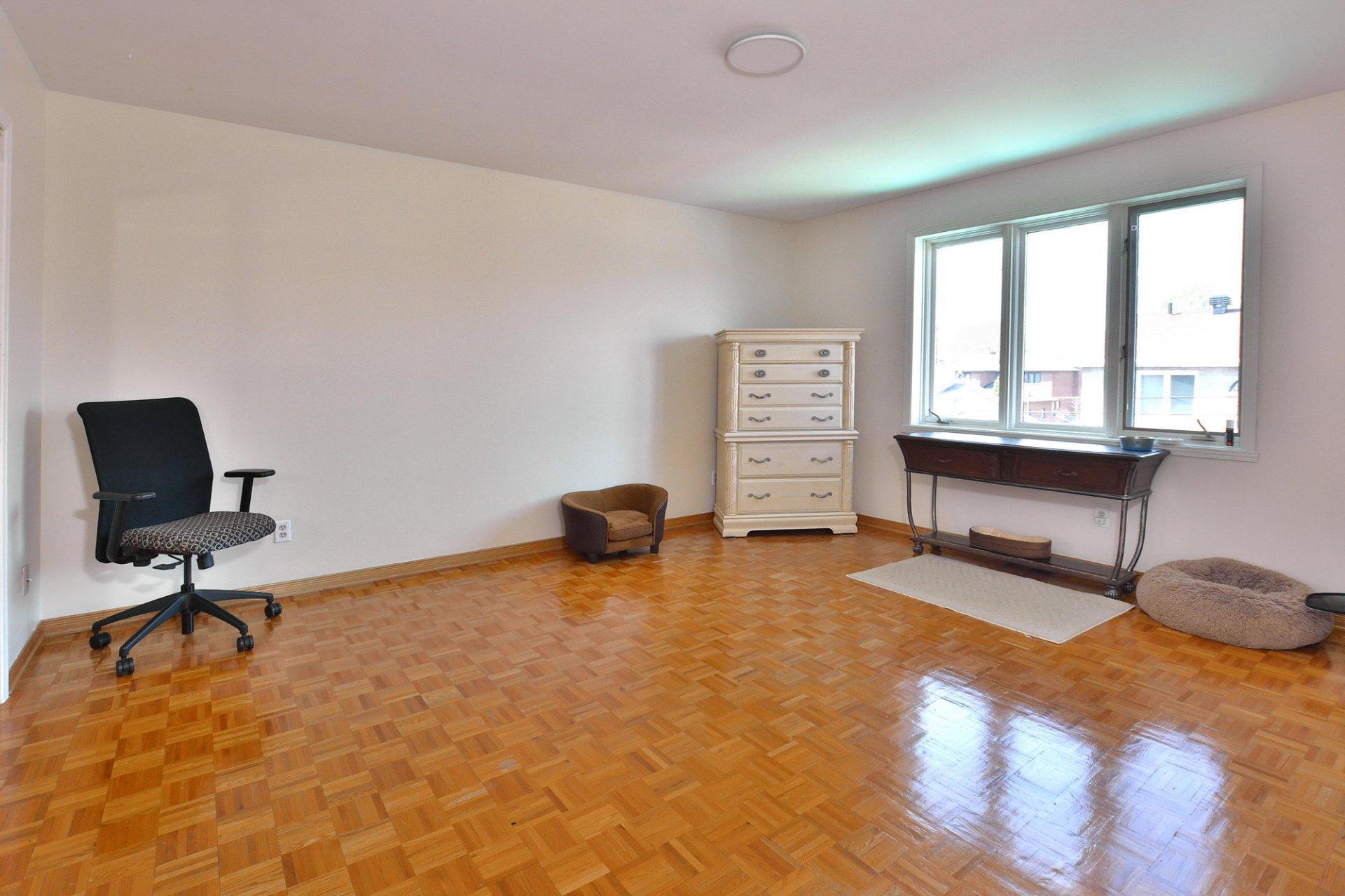 









298


Av. Louise-Lamy

,
Dorval,




QC
H9S4K3

