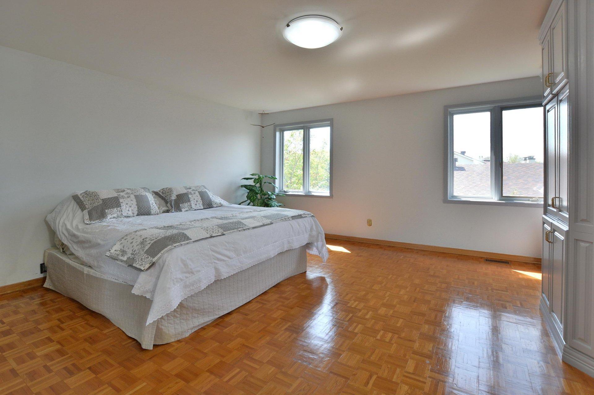 









298


Av. Louise-Lamy

,
Dorval,




QC
H9S4K3


