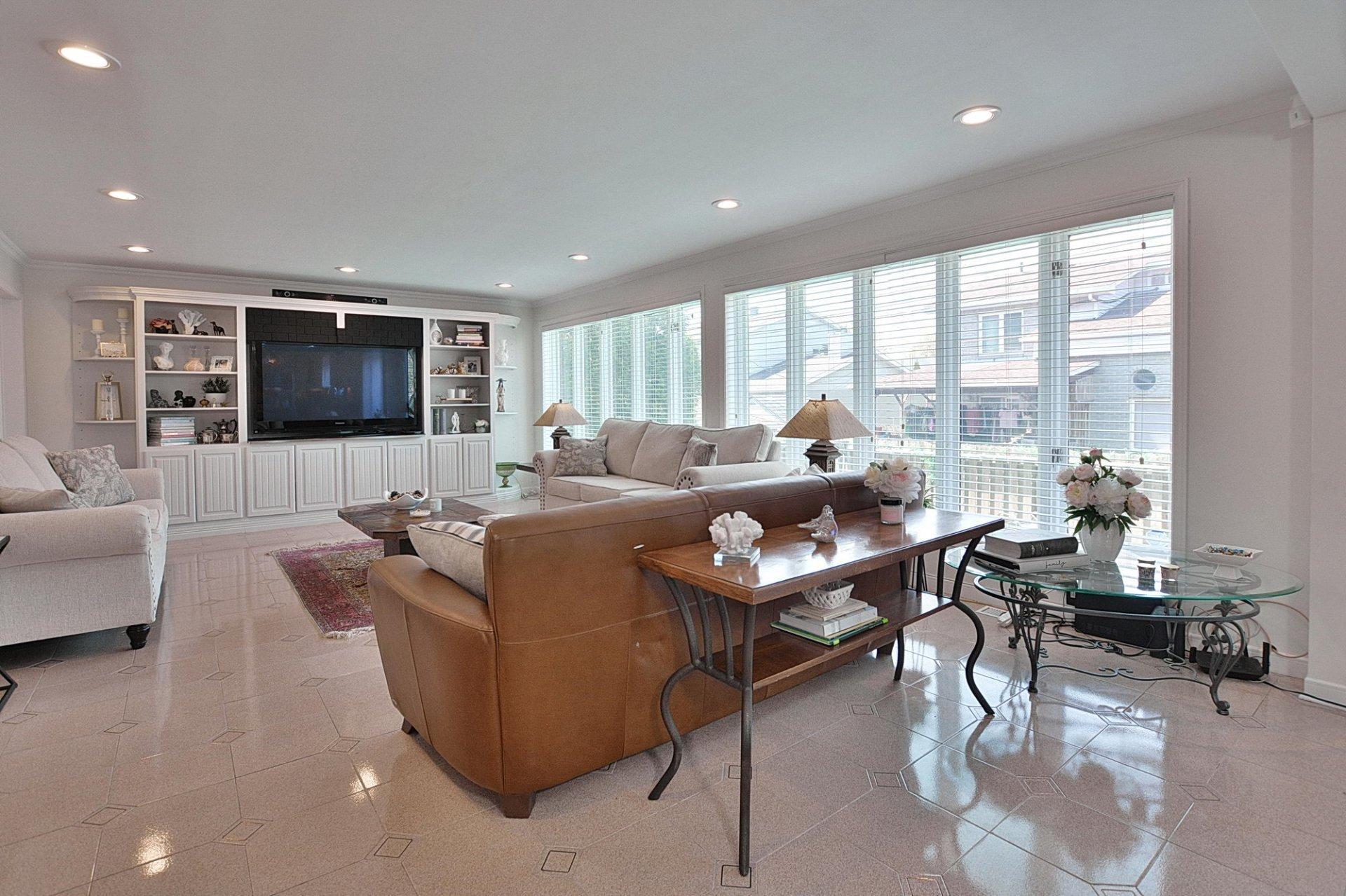 









298


Av. Louise-Lamy

,
Dorval,




QC
H9S4K3

