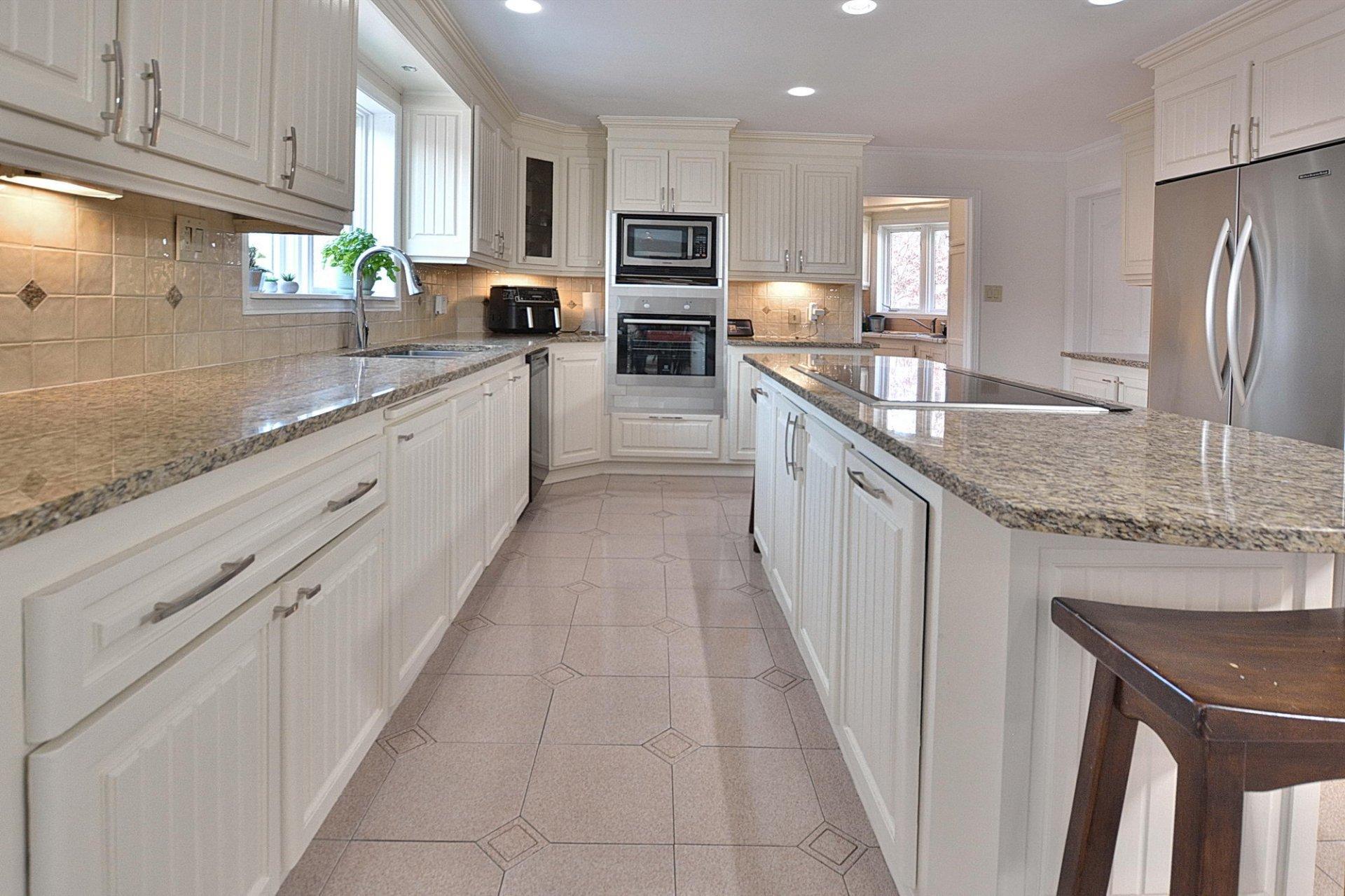 









298


Av. Louise-Lamy

,
Dorval,




QC
H9S4K3

