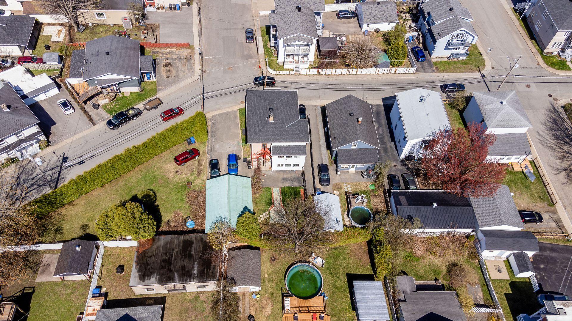 









885

 - 887


109e Rue

,
Shawinigan,




QC
G9P2N1

