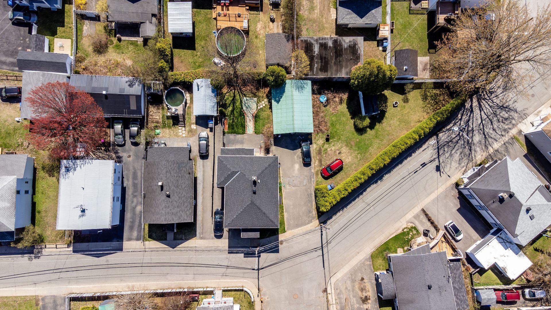 









885

 - 887


109e Rue

,
Shawinigan,




QC
G9P2N1

