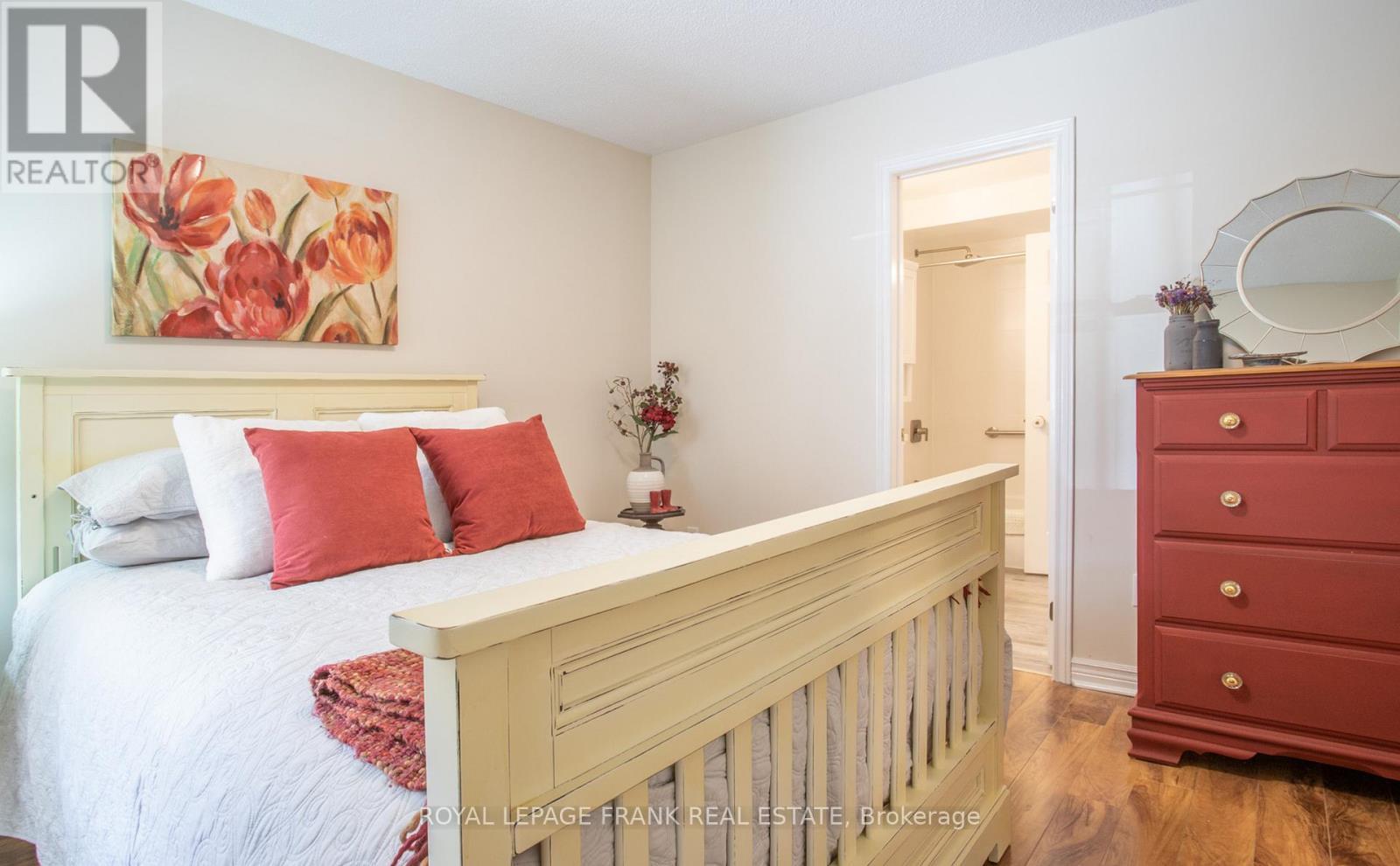 












J-13 - 1657 NASH ROAD

,
Clarington (Courtice),




Ontario
L1E1S8

