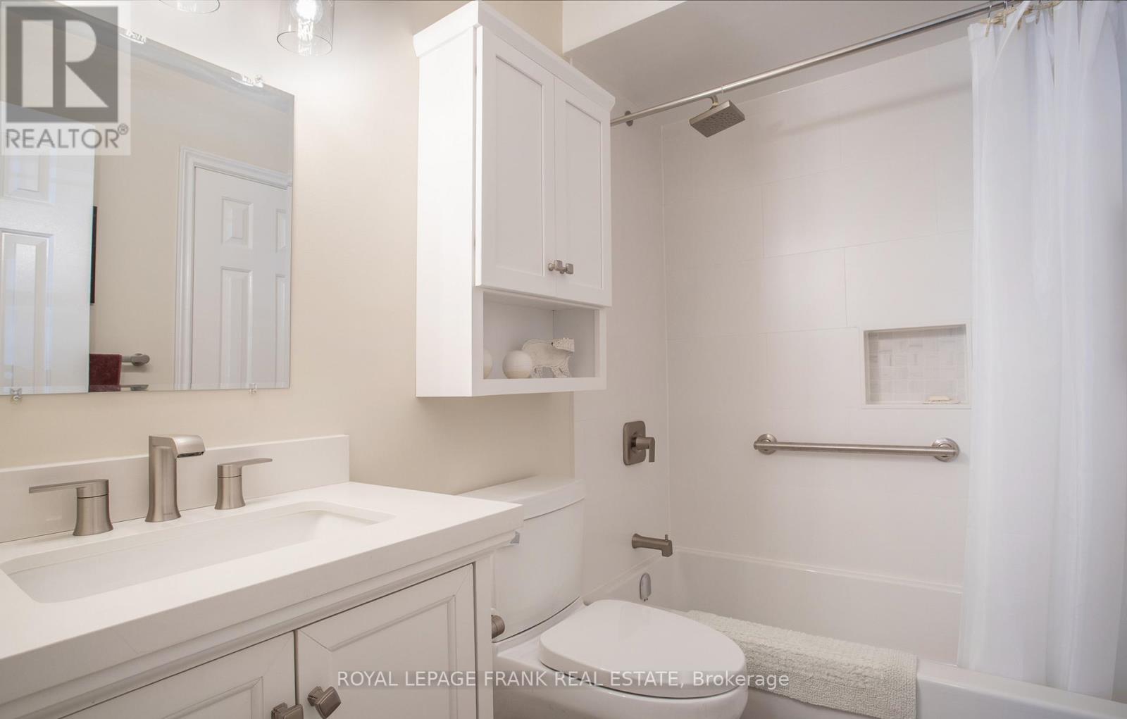 












J-13 - 1657 NASH ROAD

,
Clarington (Courtice),




Ontario
L1E1S8

