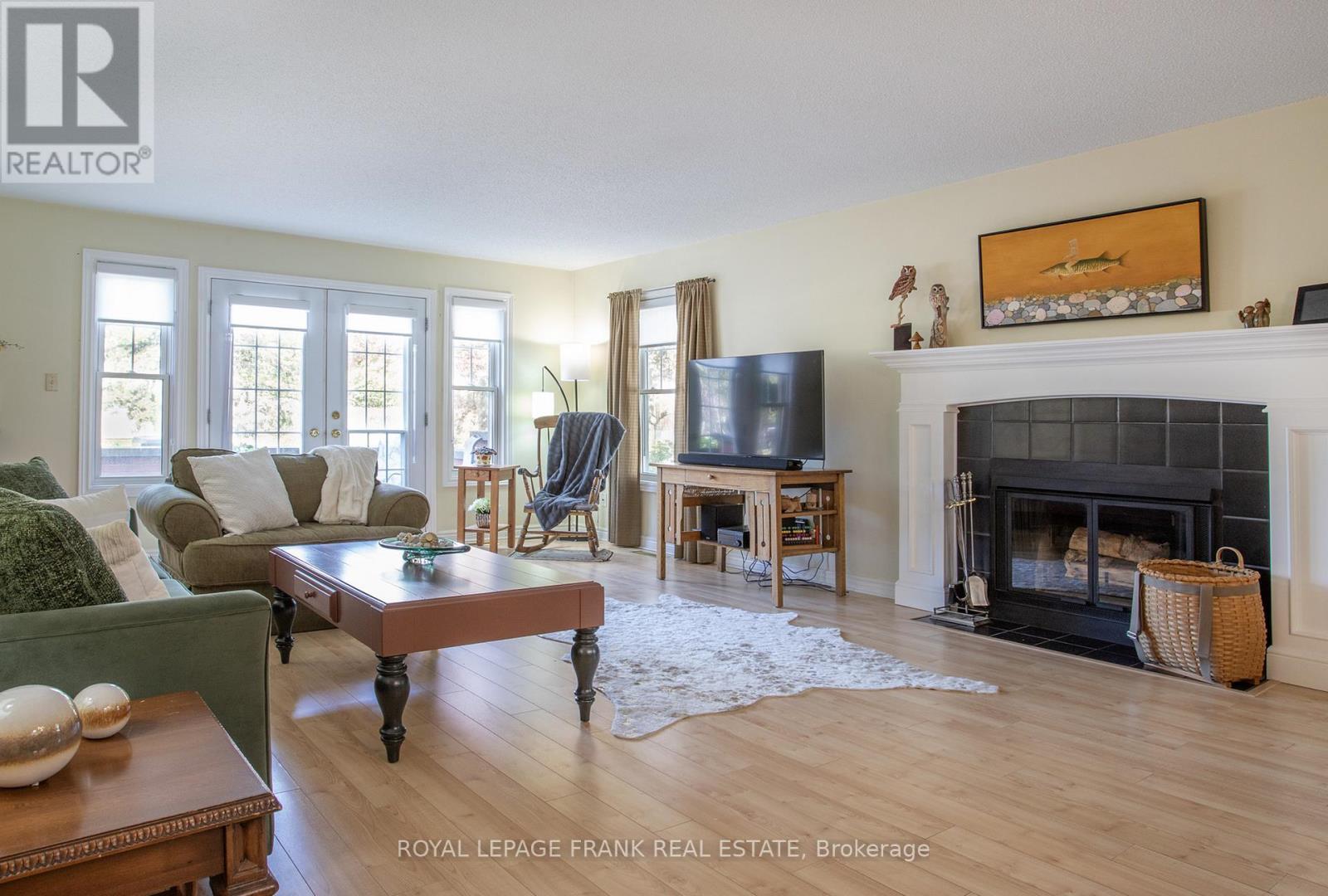 












J-13 - 1657 NASH ROAD

,
Clarington (Courtice),




Ontario
L1E1S8


