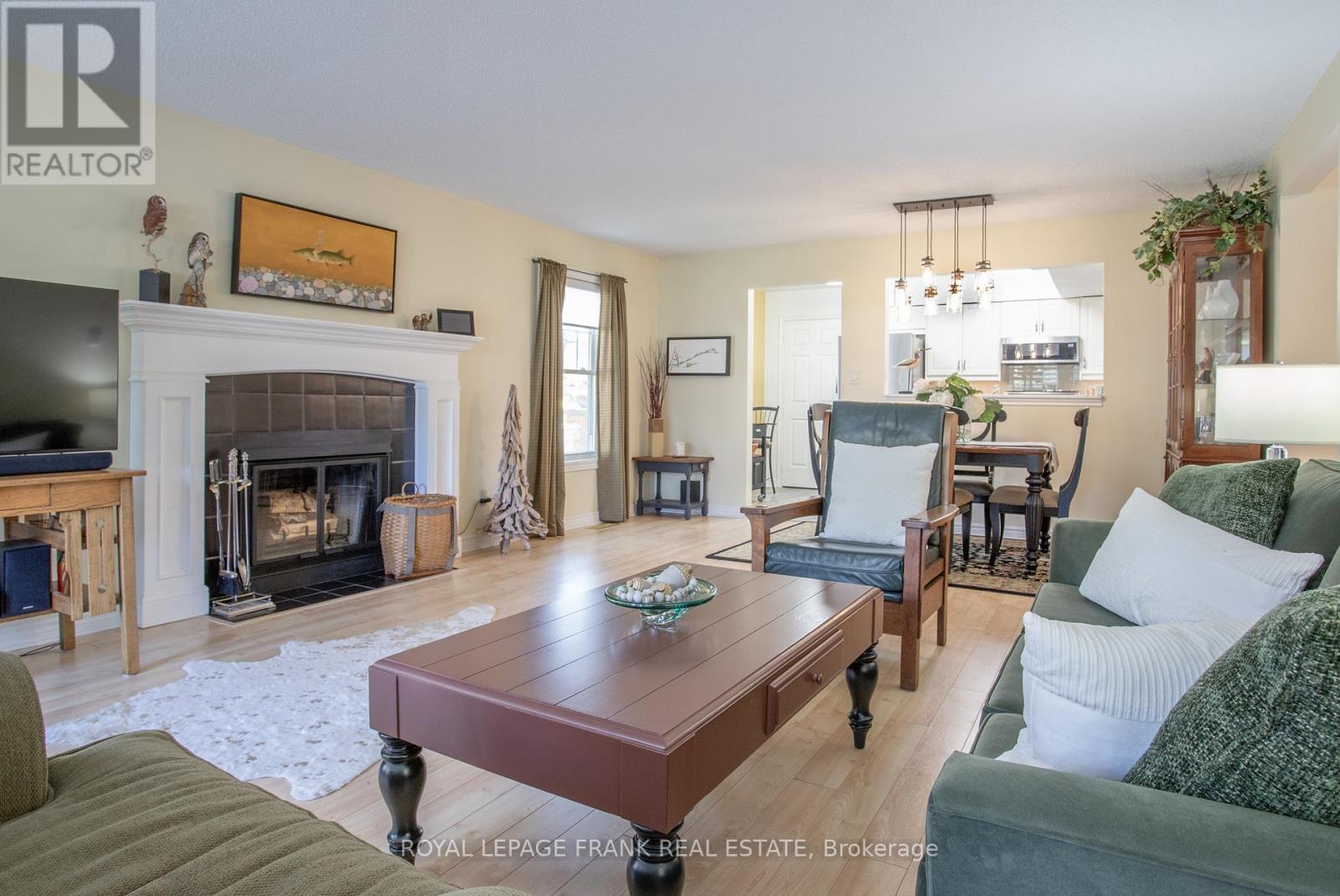 












J-13 - 1657 NASH ROAD

,
Clarington (Courtice),




Ontario
L1E1S8

