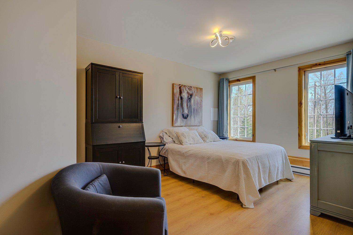 









1215


Ch. Masson

,
Sainte-Marguerite-du-Lac-Masson,




QC
J0T1L0


