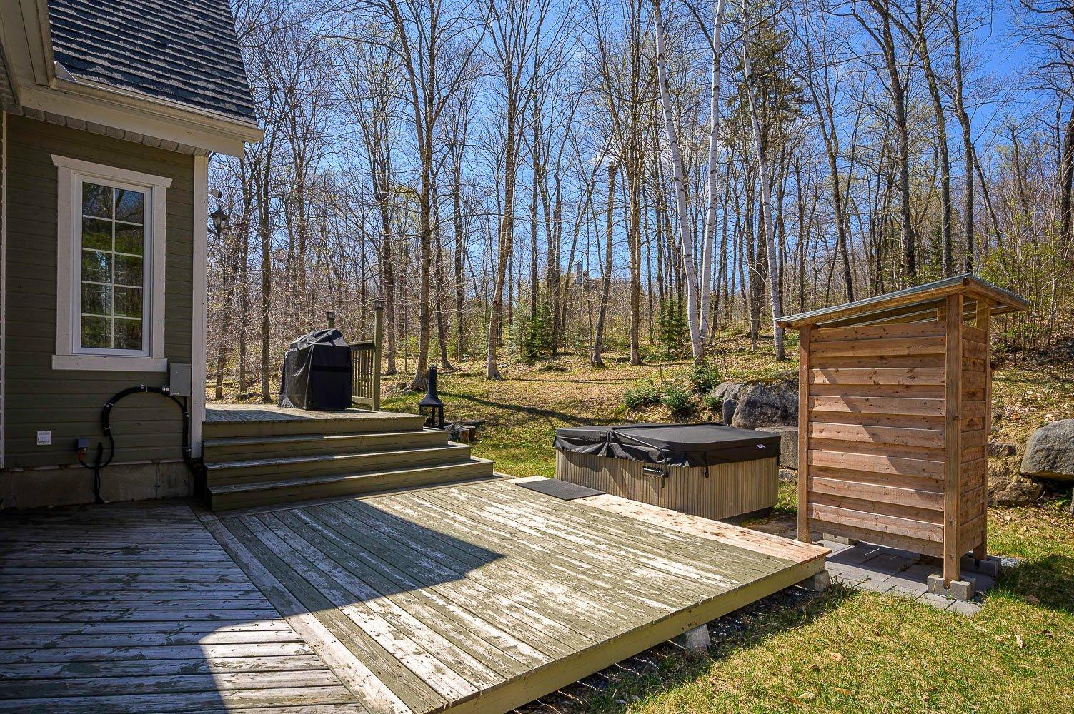 









1215


Ch. Masson

,
Sainte-Marguerite-du-Lac-Masson,




QC
J0T1L0

