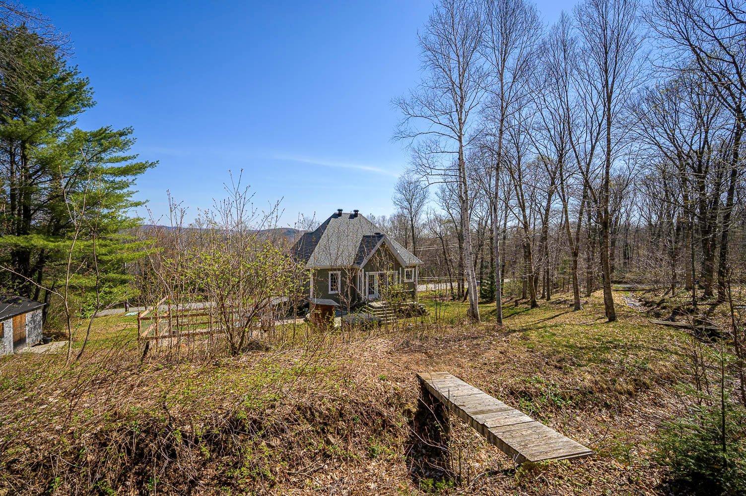 









1215


Ch. Masson

,
Sainte-Marguerite-du-Lac-Masson,




QC
J0T1L0

