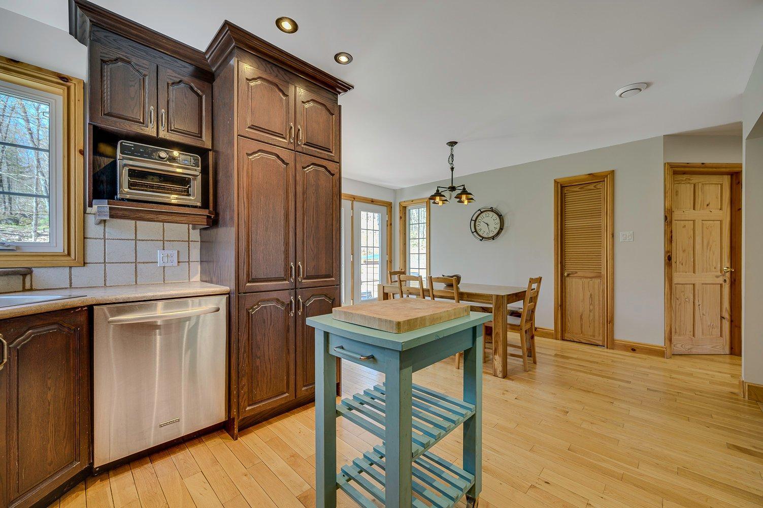 









1215


Ch. Masson

,
Sainte-Marguerite-du-Lac-Masson,




QC
J0T1L0

