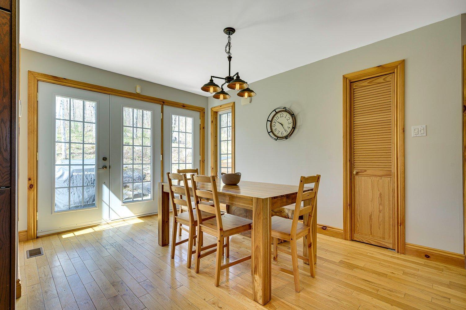 









1215


Ch. Masson

,
Sainte-Marguerite-du-Lac-Masson,




QC
J0T1L0

