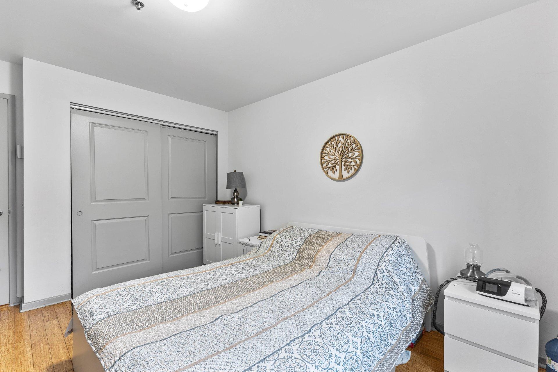 









445


Av. Ste-Croix

, 109,
Montréal (Saint-Laurent),




QC
H4L5P3

