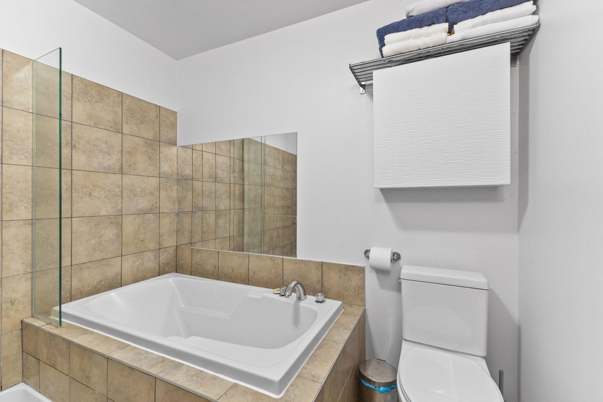 









445


Av. Ste-Croix

, 109,
Montréal (Saint-Laurent),




QC
H4L5P3

