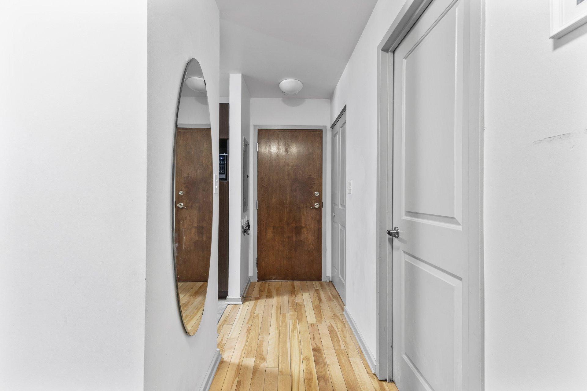 









445


Av. Ste-Croix

, 109,
Montréal (Saint-Laurent),




QC
H4L5P3

